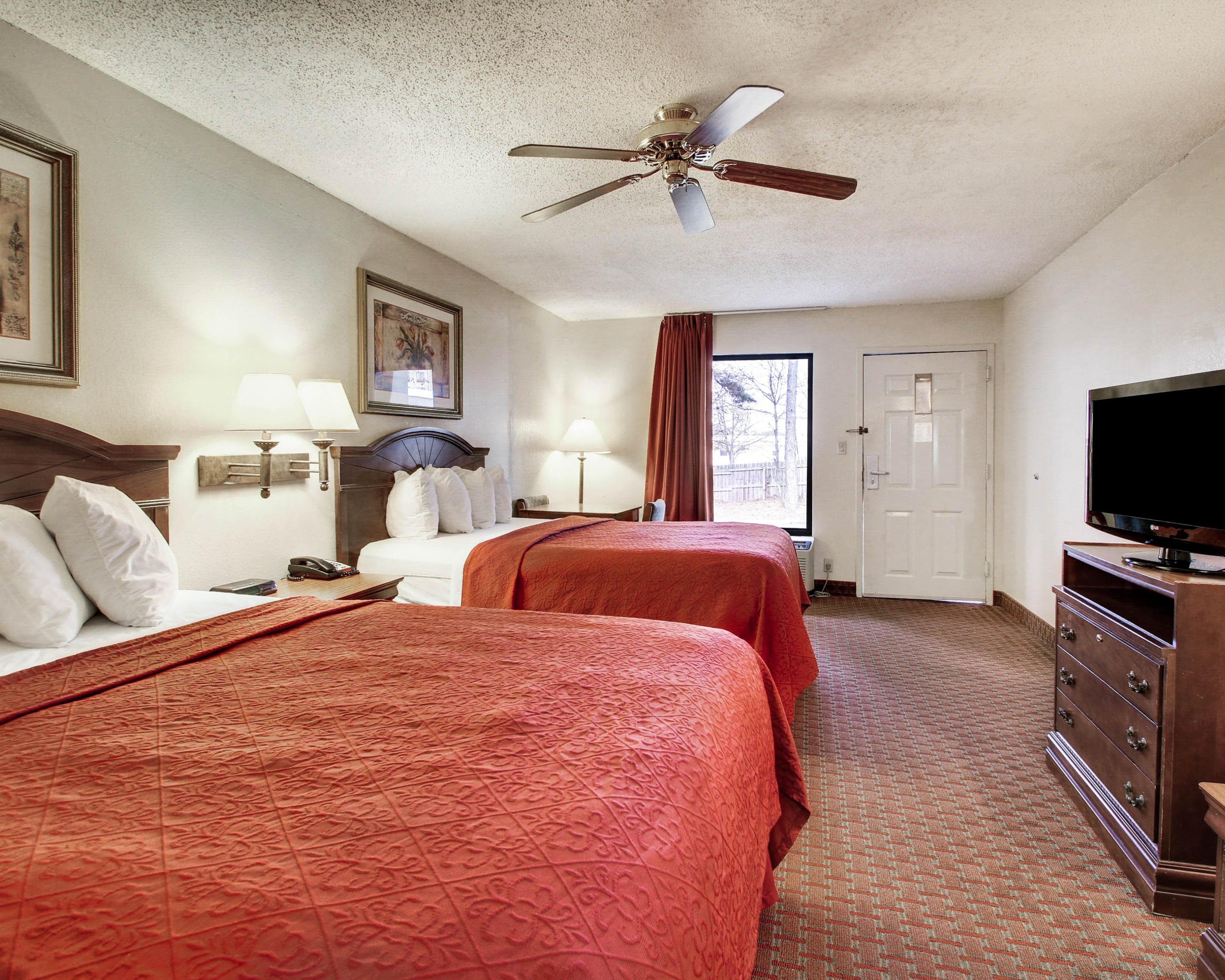 Quality Inn & Suites Clinton - Jackson West — 16
