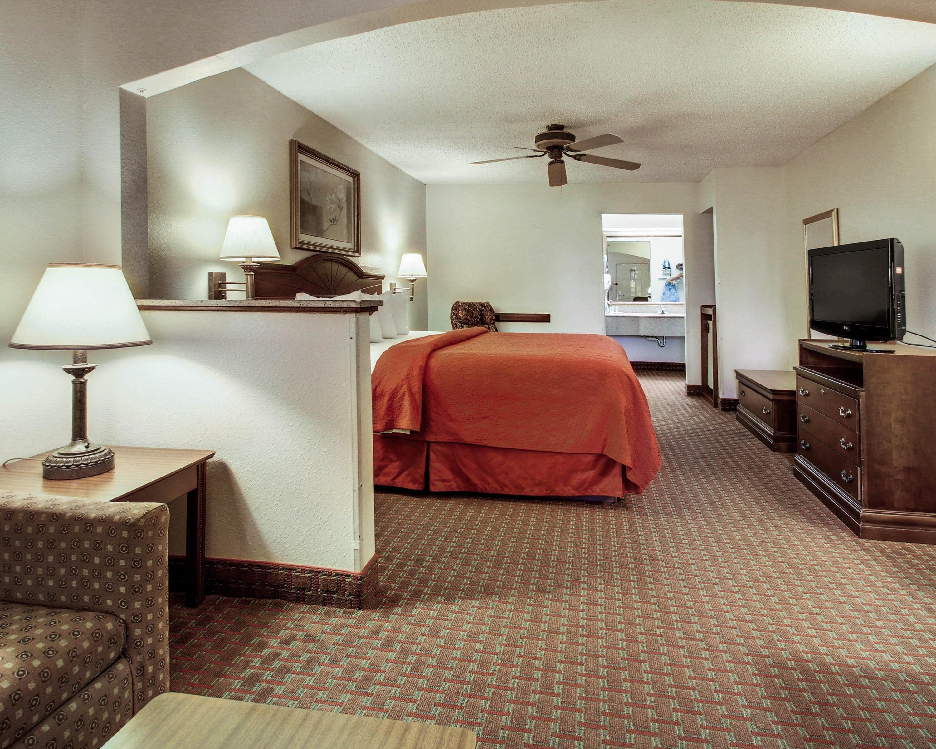Quality Inn & Suites Clinton - Jackson West — 22