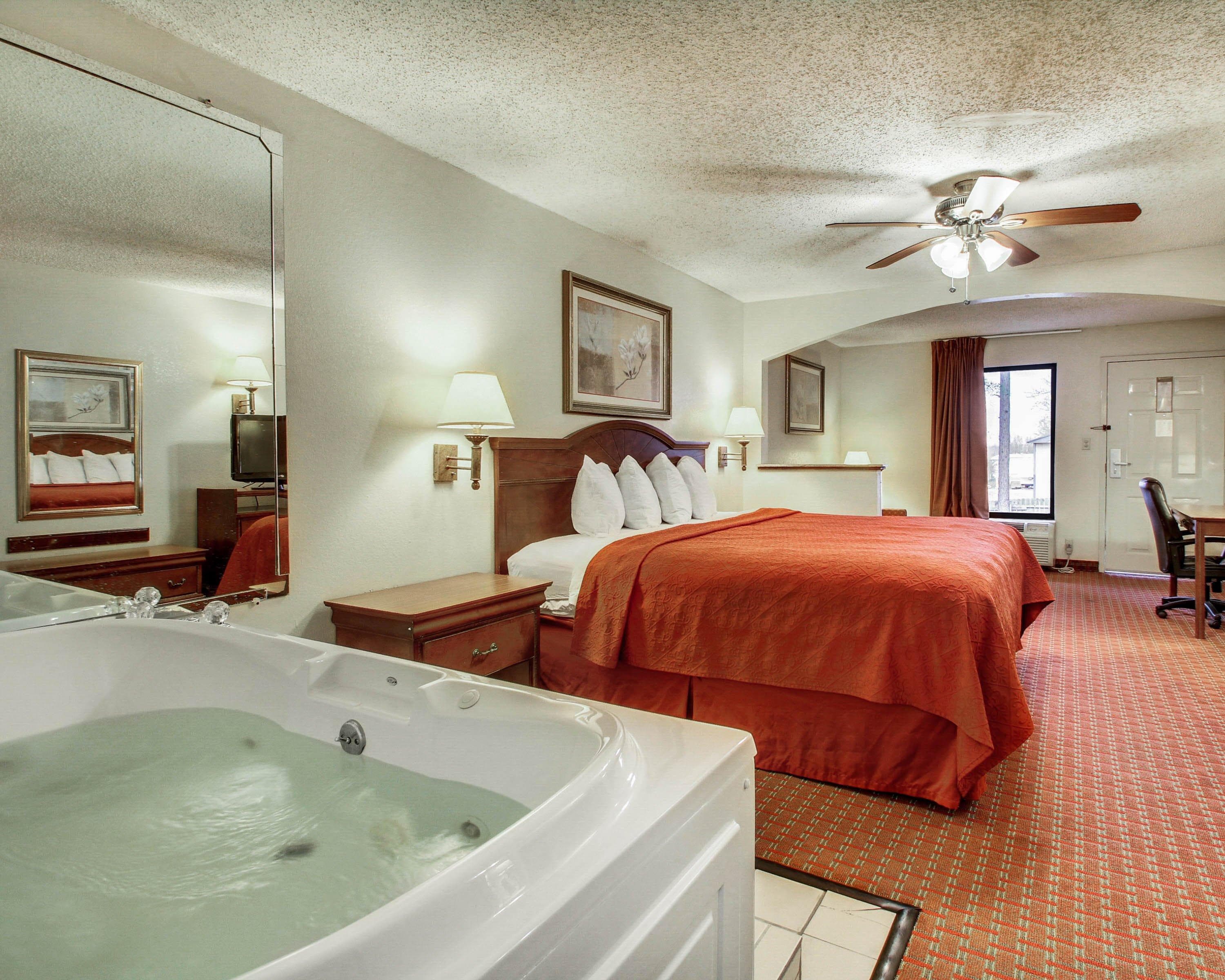Quality Inn & Suites Clinton - Jackson West — 23