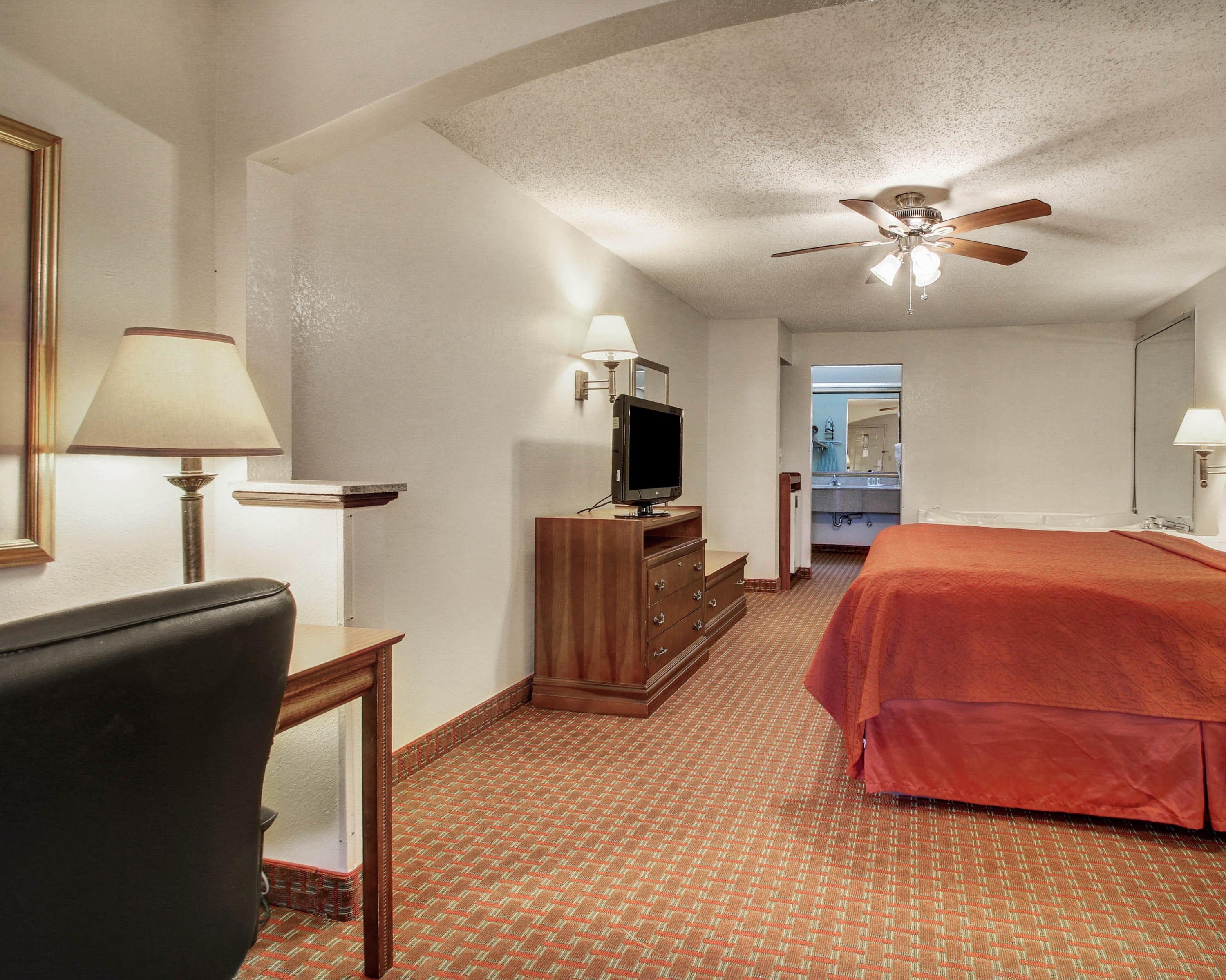 Quality Inn & Suites Clinton - Jackson West — 24