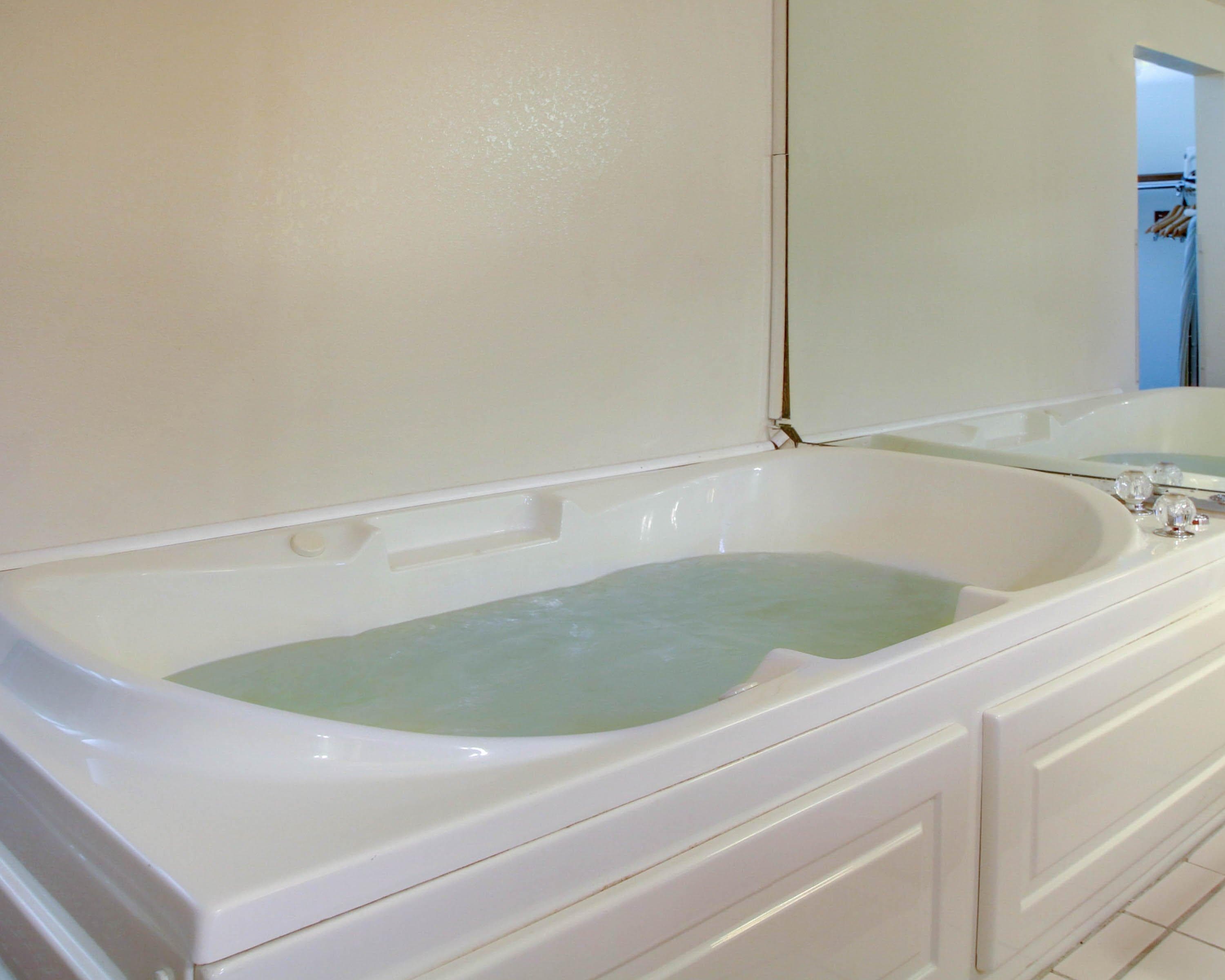 Quality Inn & Suites Clinton - Jackson West — 25