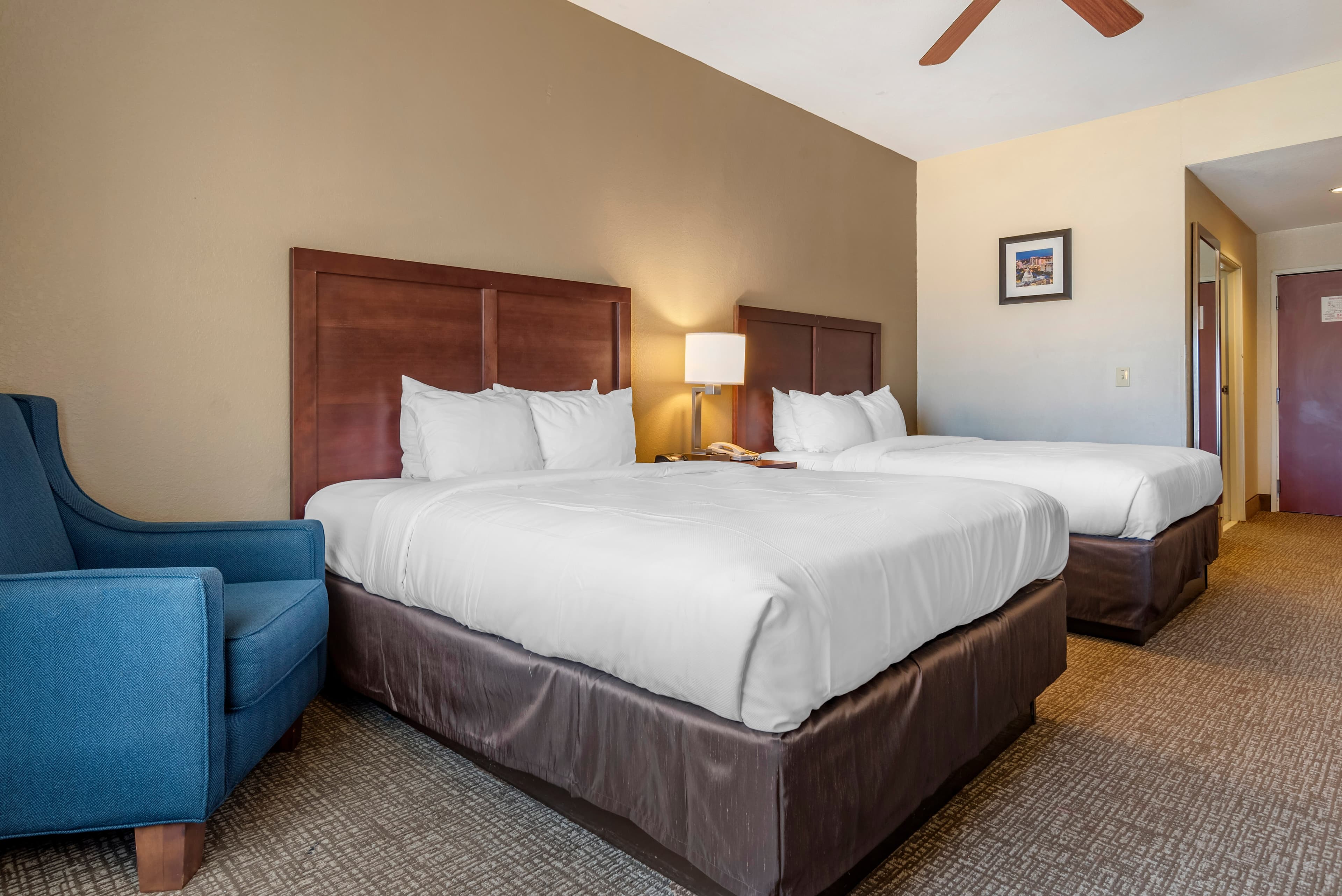 Comfort Inn & Suites Clinton - Jackson West — 10