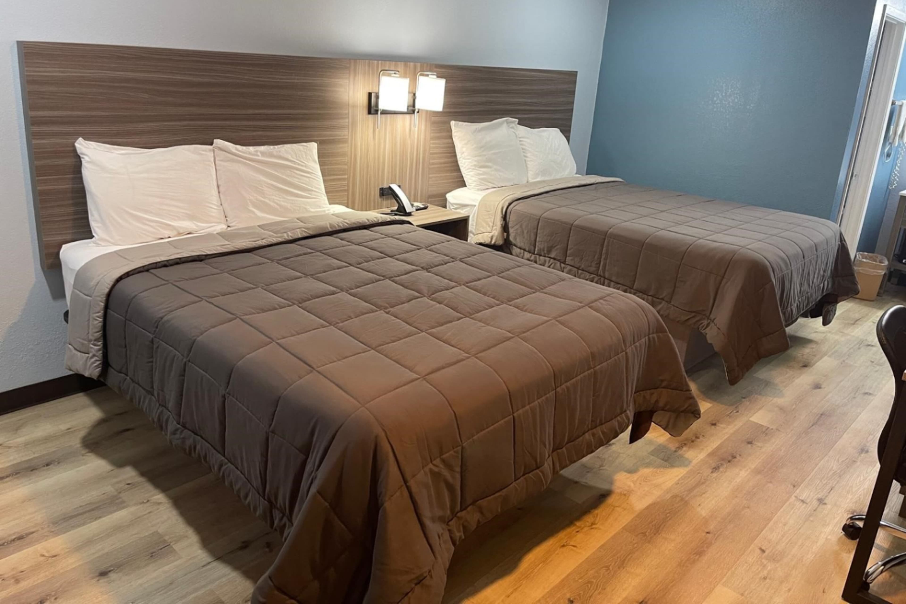 Rodeway Inn & Suites Brookhaven — 12