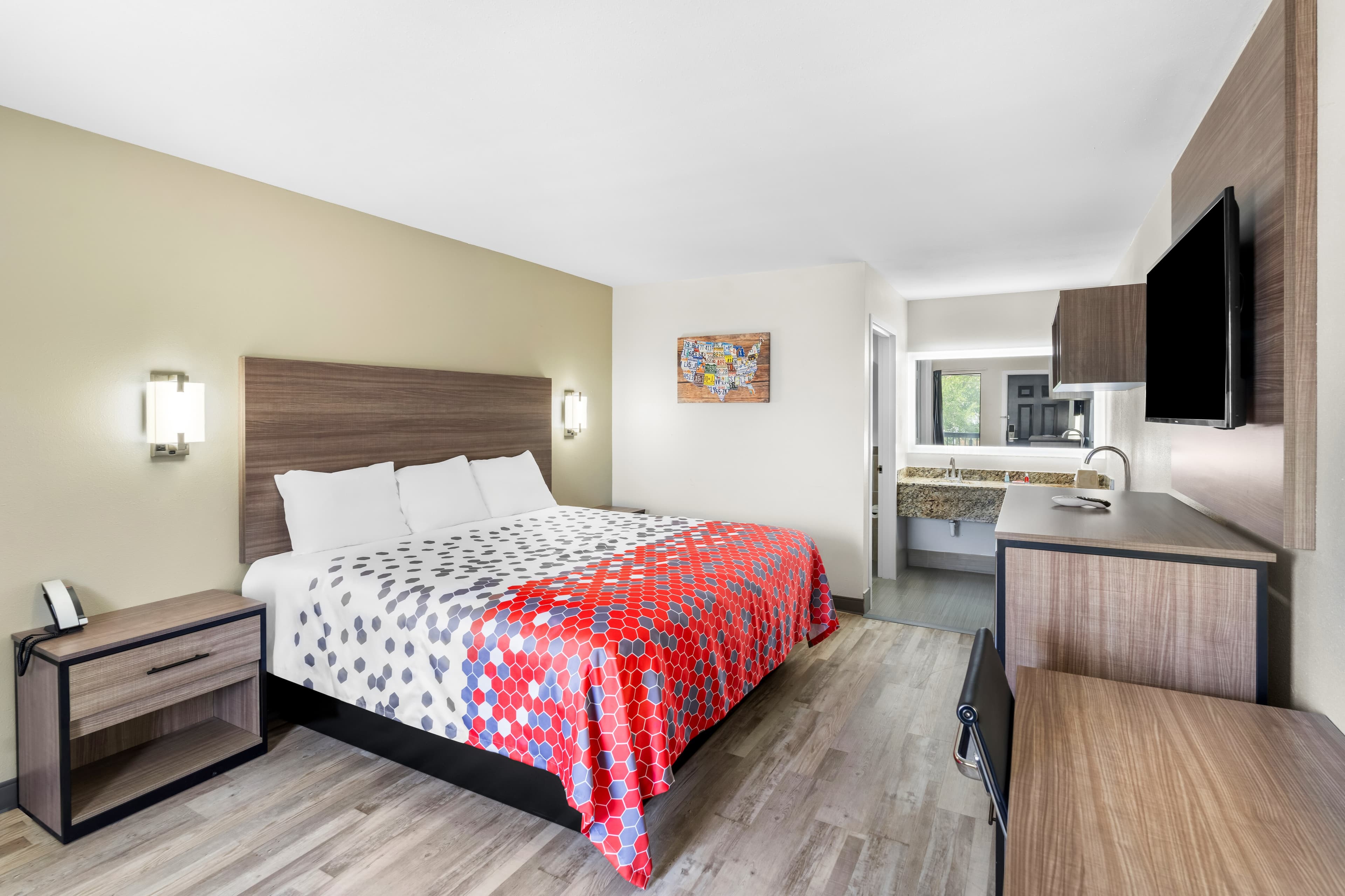 Econo Lodge Inn & Suites Ocean Springs - Biloxi - Image 2