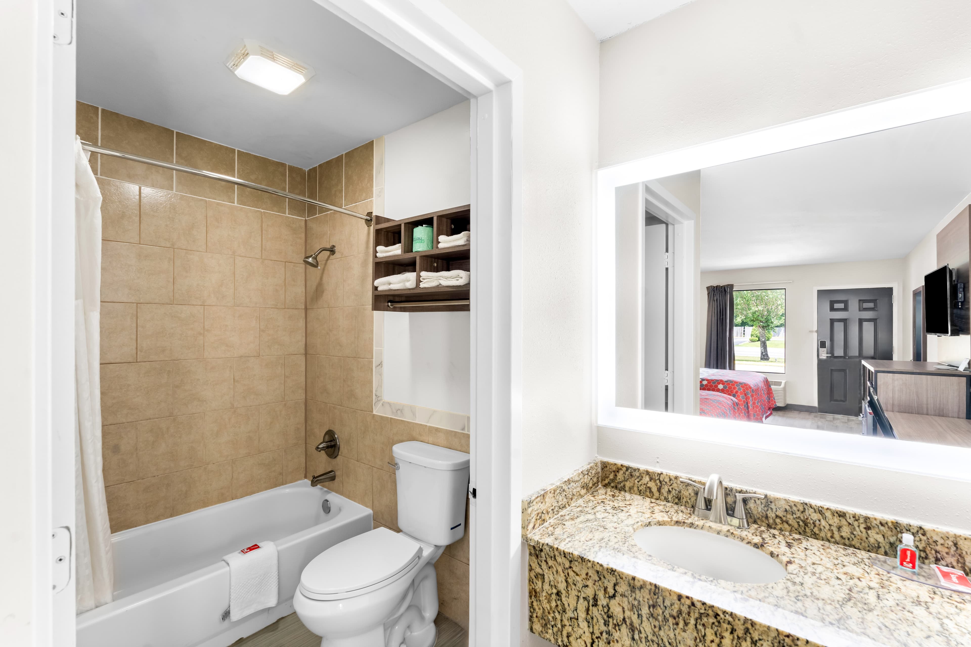 Econo Lodge Inn & Suites Ocean Springs - Biloxi — 30