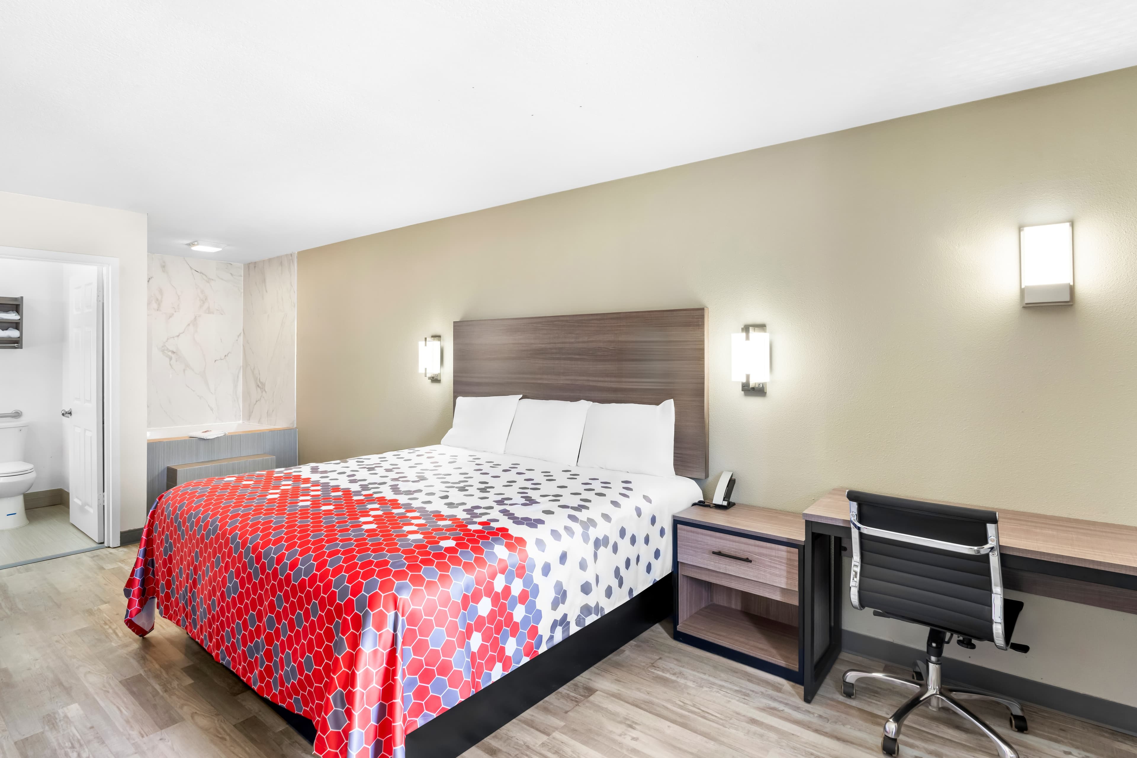 Econo Lodge Inn & Suites Ocean Springs - Biloxi — 36
