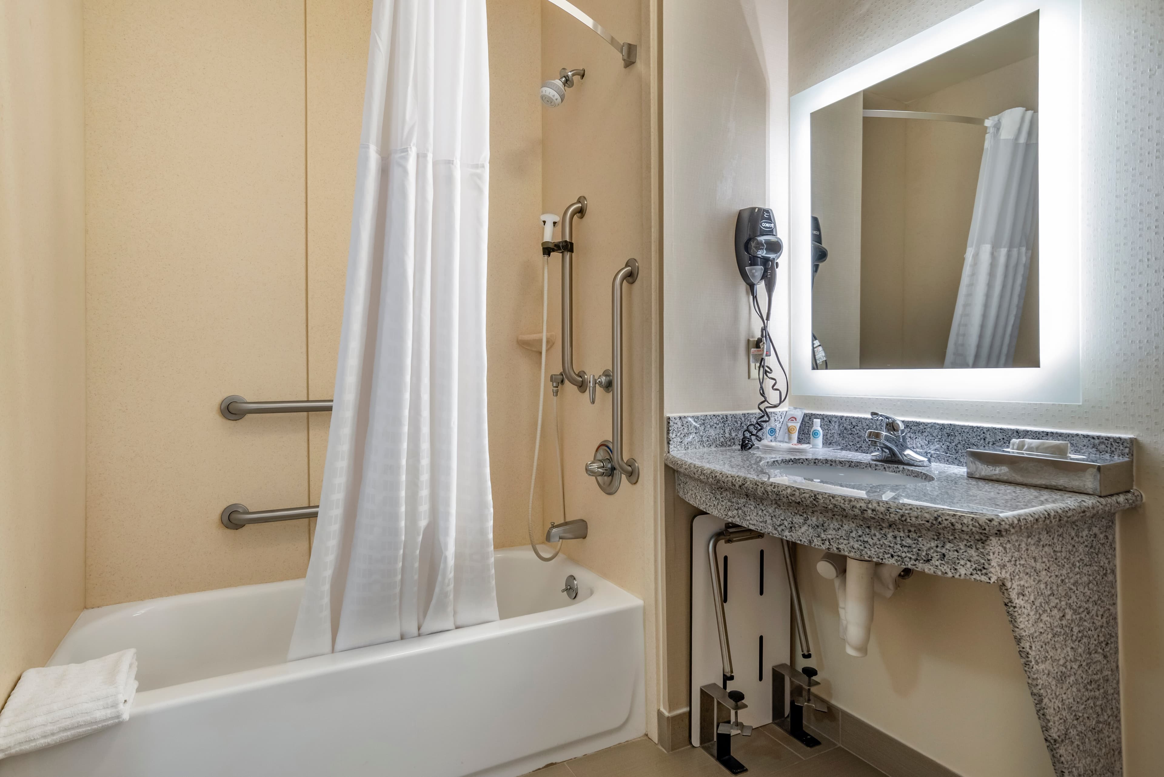 Comfort Suites Flowood - Jackson Airport - Image 4