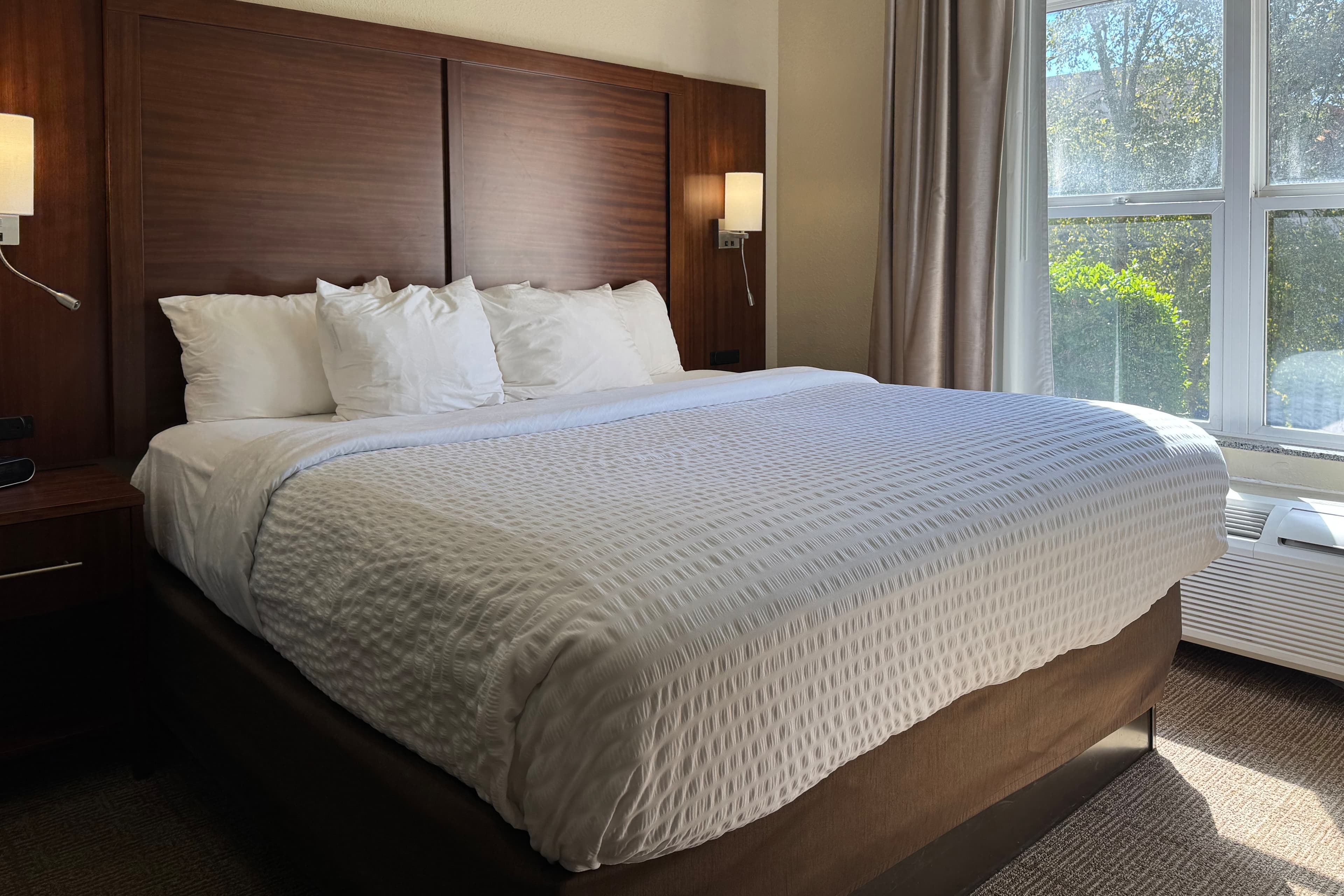 Comfort Suites Vicksburg - Image 2