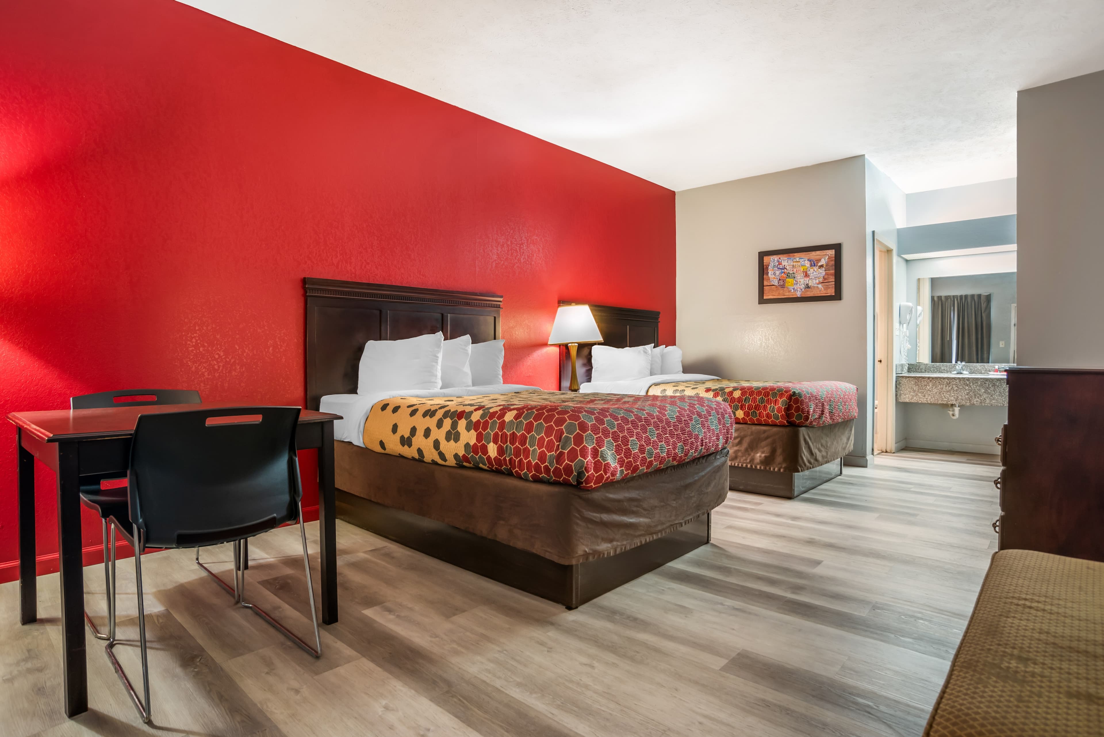 Econo Lodge Inn & Suites Philadelphia MS - Image 2