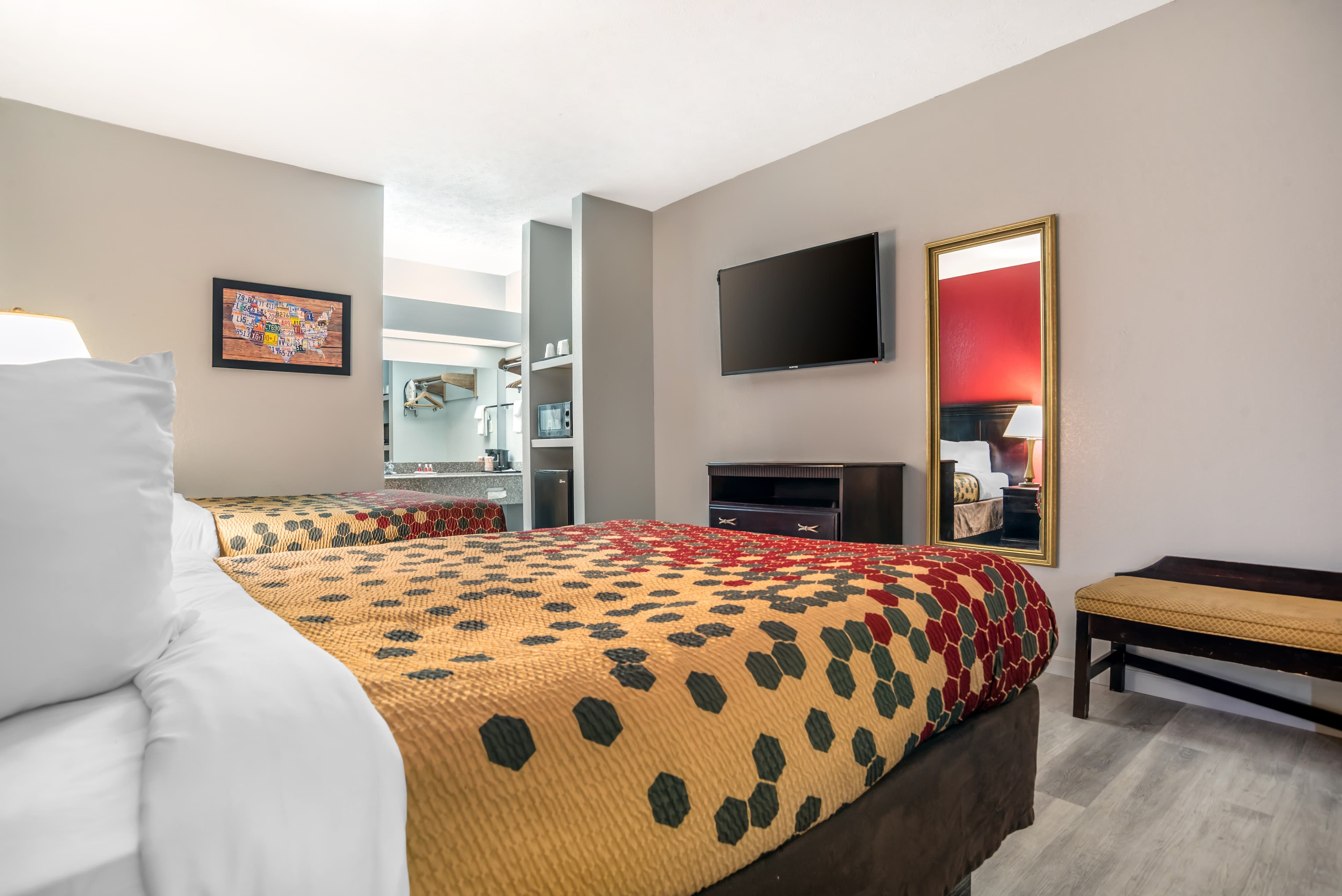 Econo Lodge Inn & Suites Philadelphia MS - Image 3