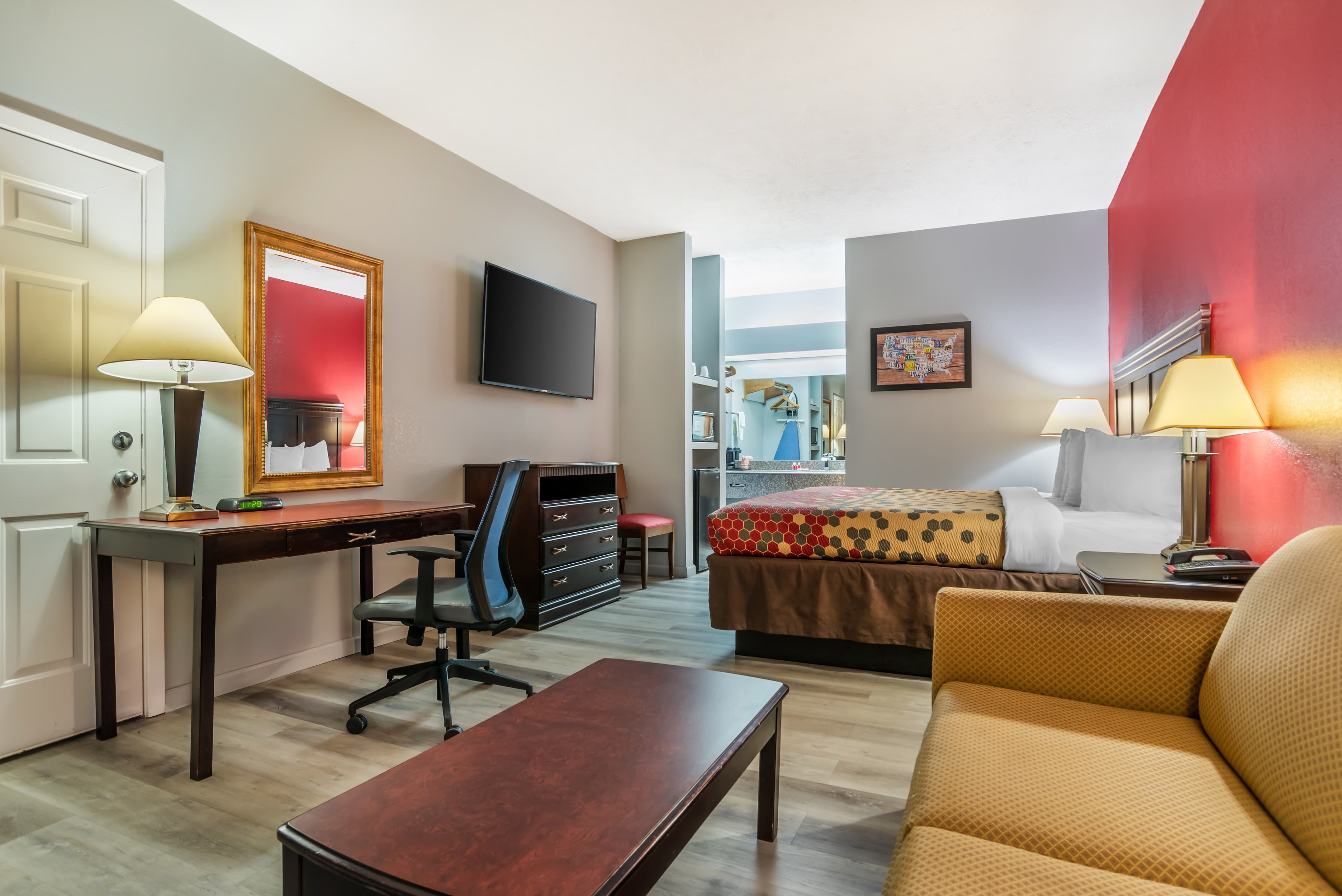 Econo Lodge Inn & Suites Philadelphia MS — 8
