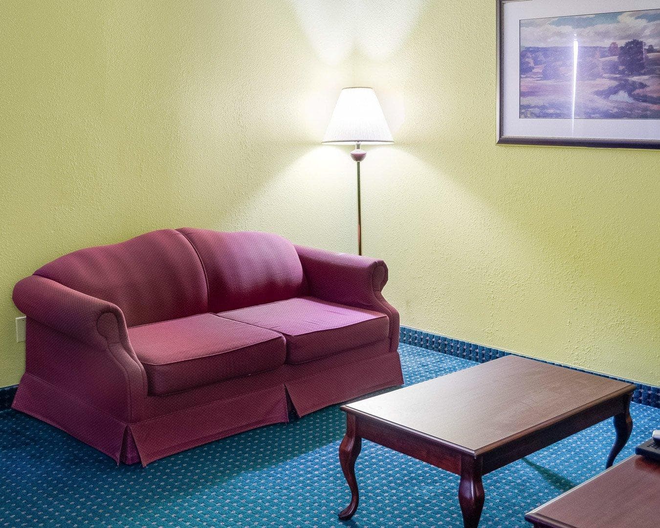 Econo Lodge Canton I-55 — 27