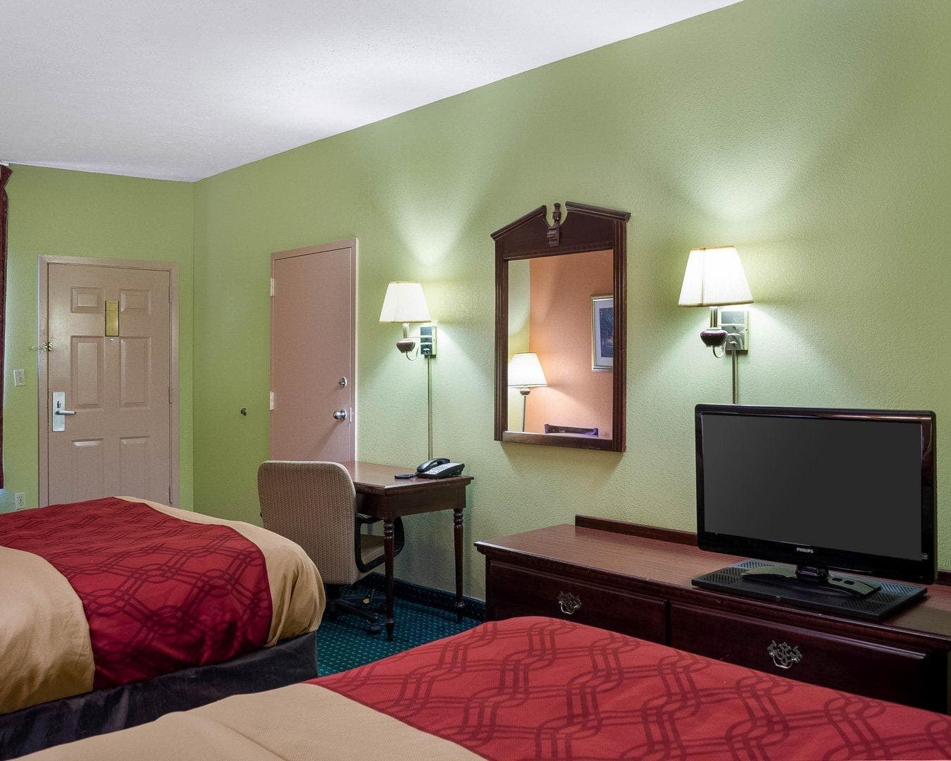 Econo Lodge Canton I-55 - Image 4
