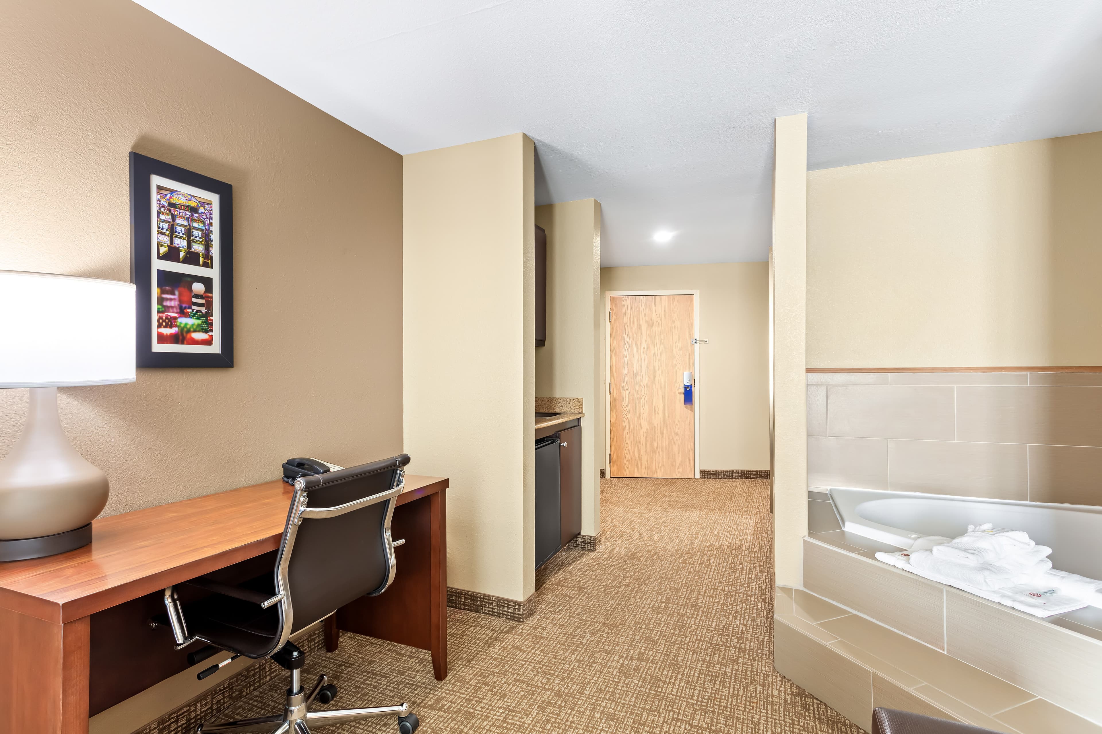 Comfort Suites Gulfport Central — 6
