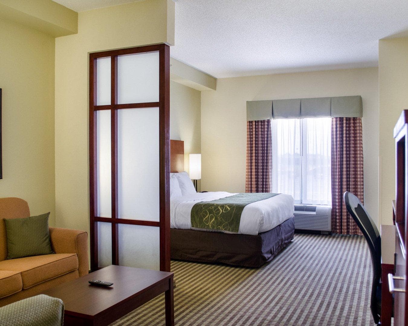 Comfort Suites Greenwood - Image 3