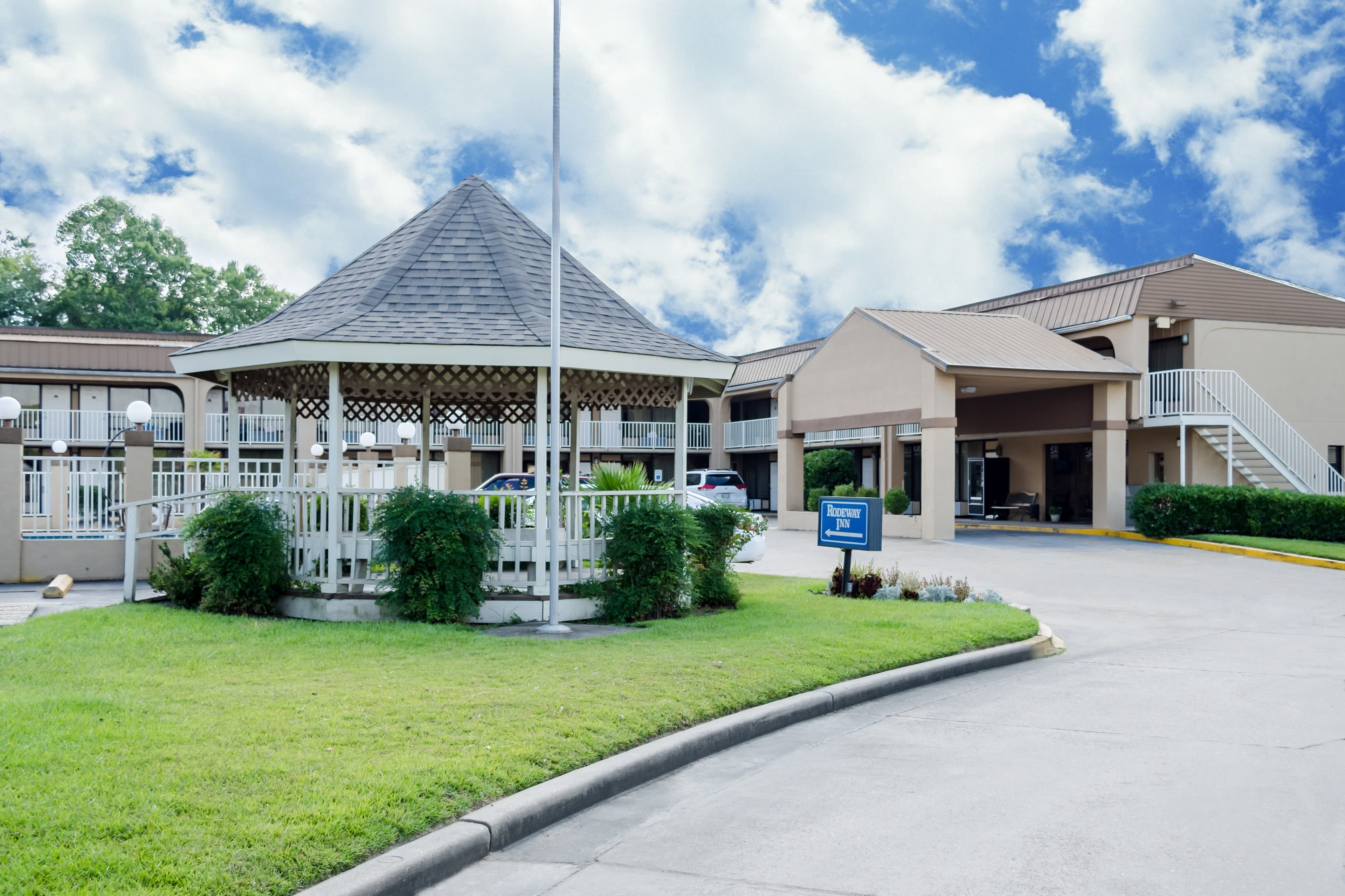 Rodeway Inn Vicksburg - Image 1