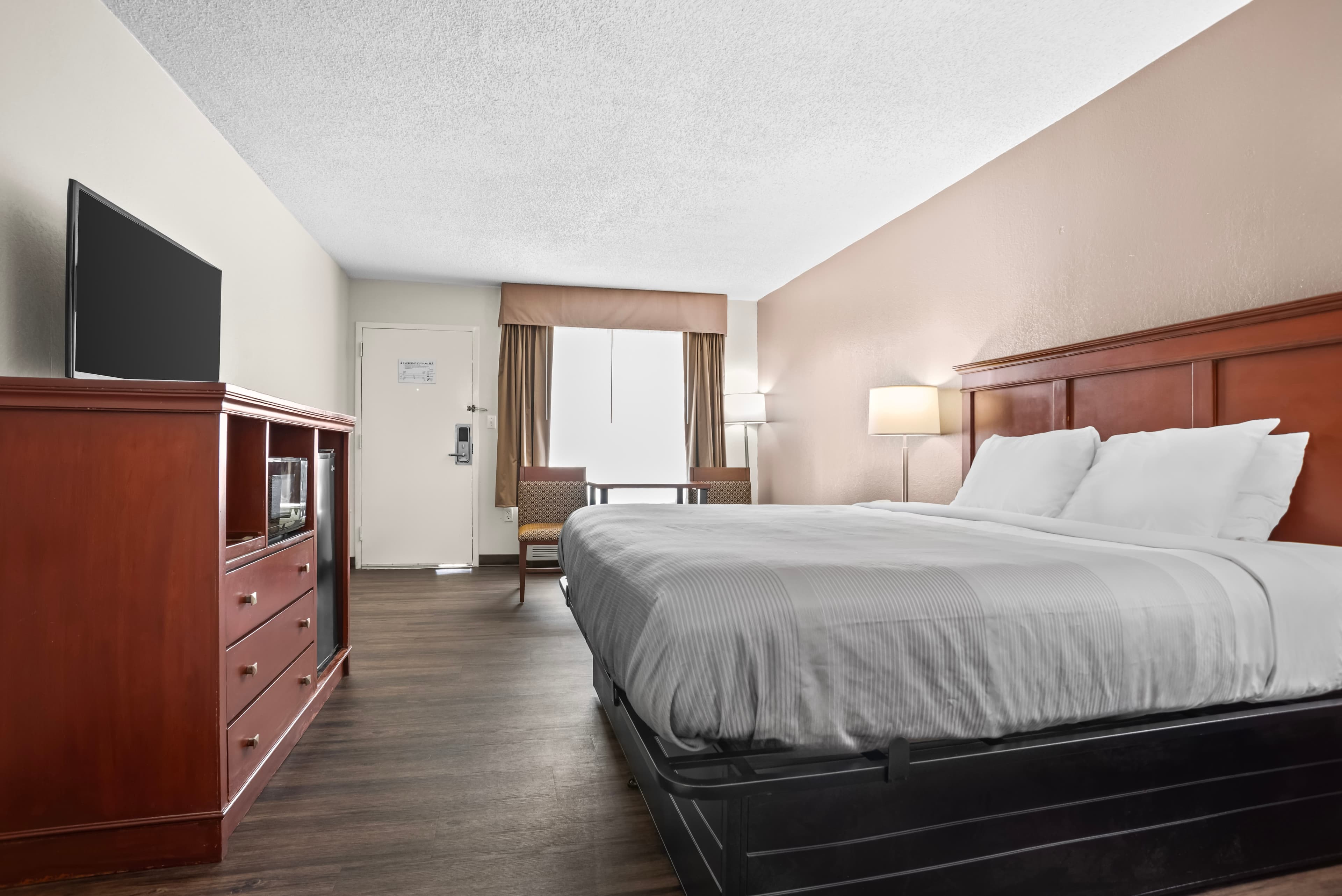 Quality Inn Louisville MS - Image 4