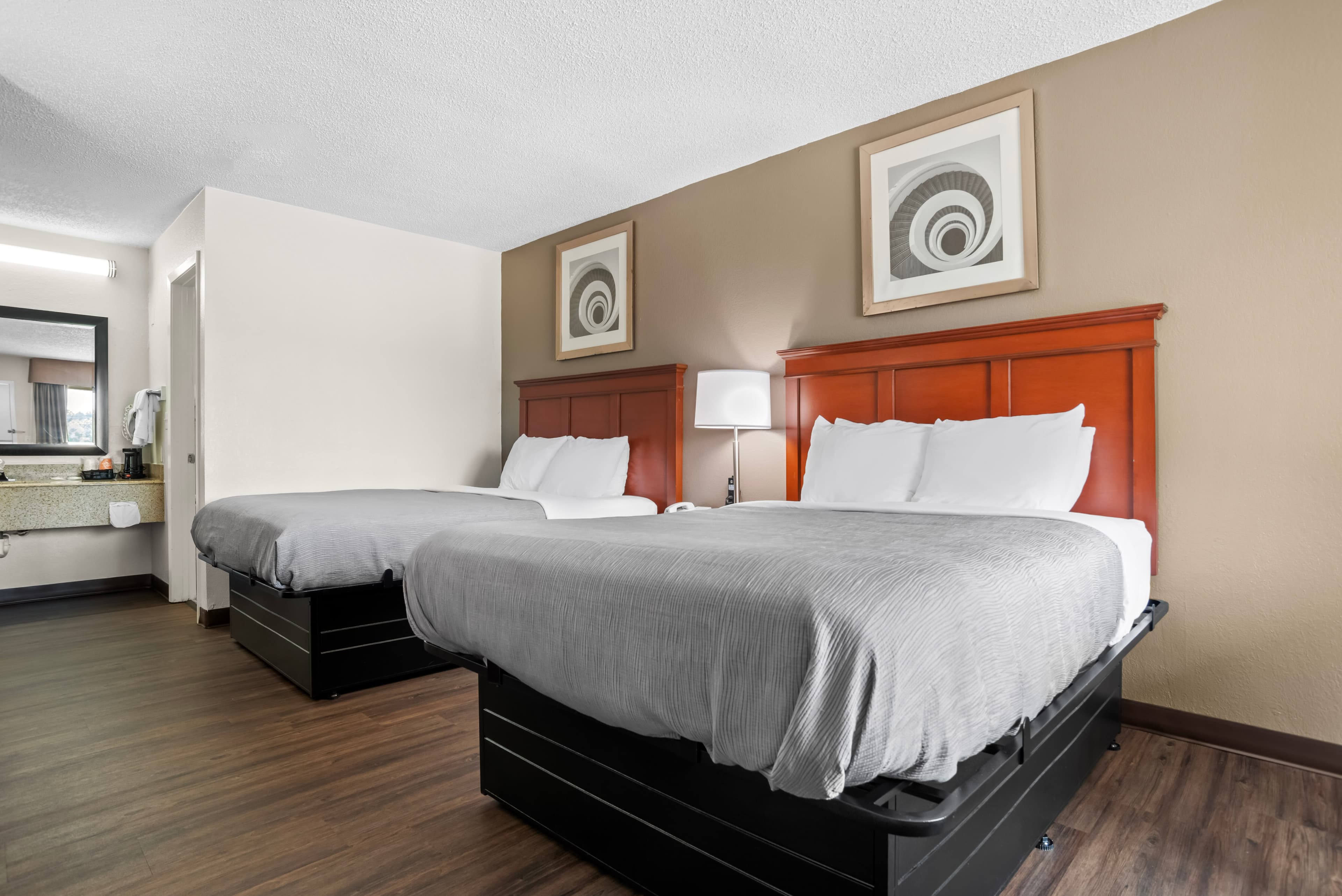 Quality Inn Louisville MS — 10