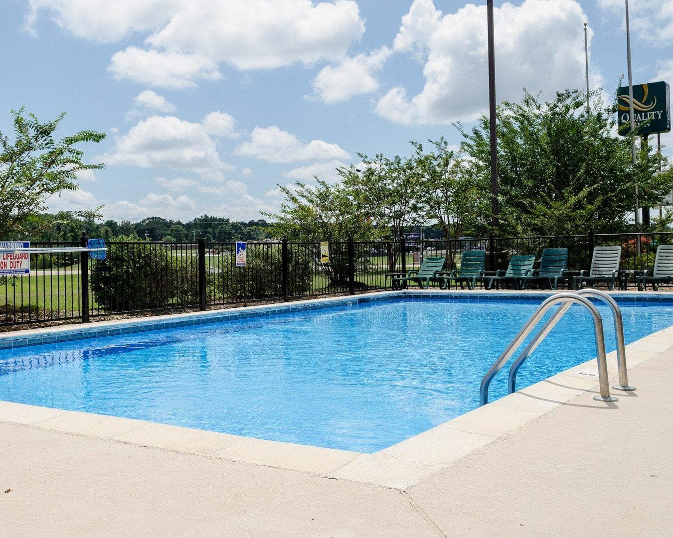 Quality Inn Louisville MS