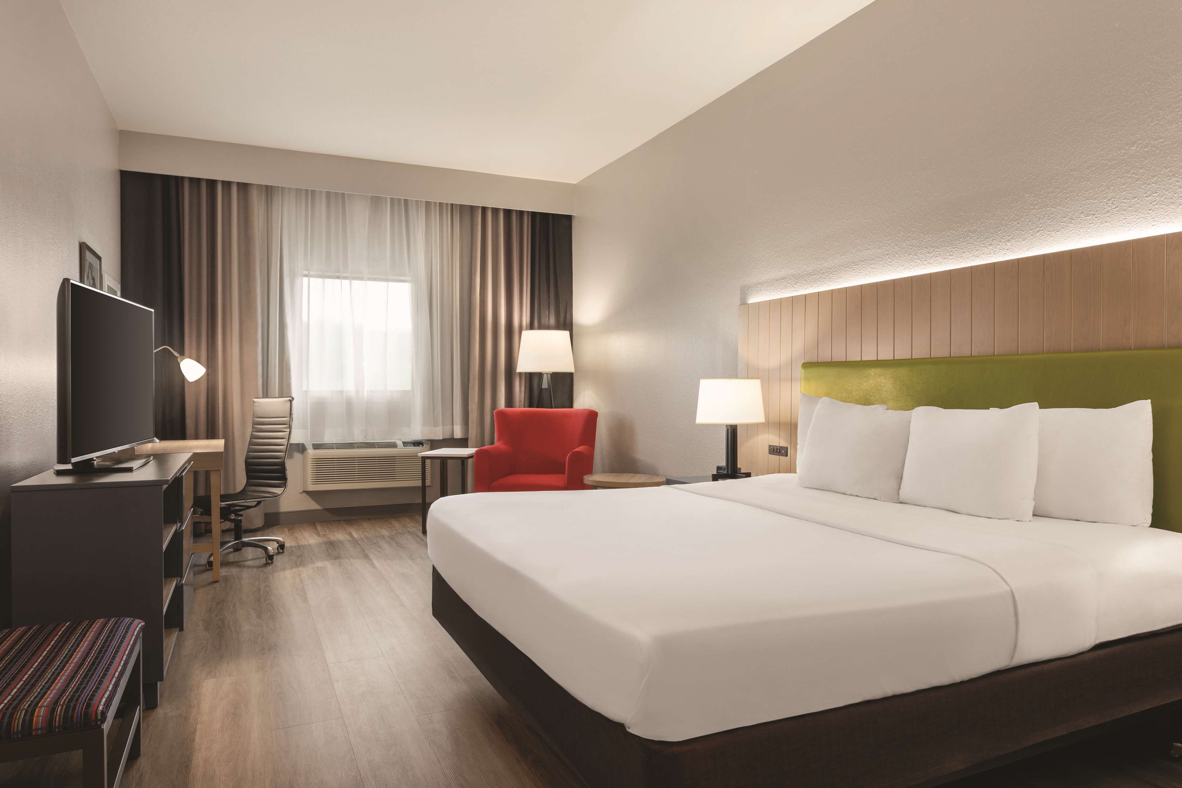 Country Inn & Suites by Radisson, Byram/Jackson South, MS - Image 3