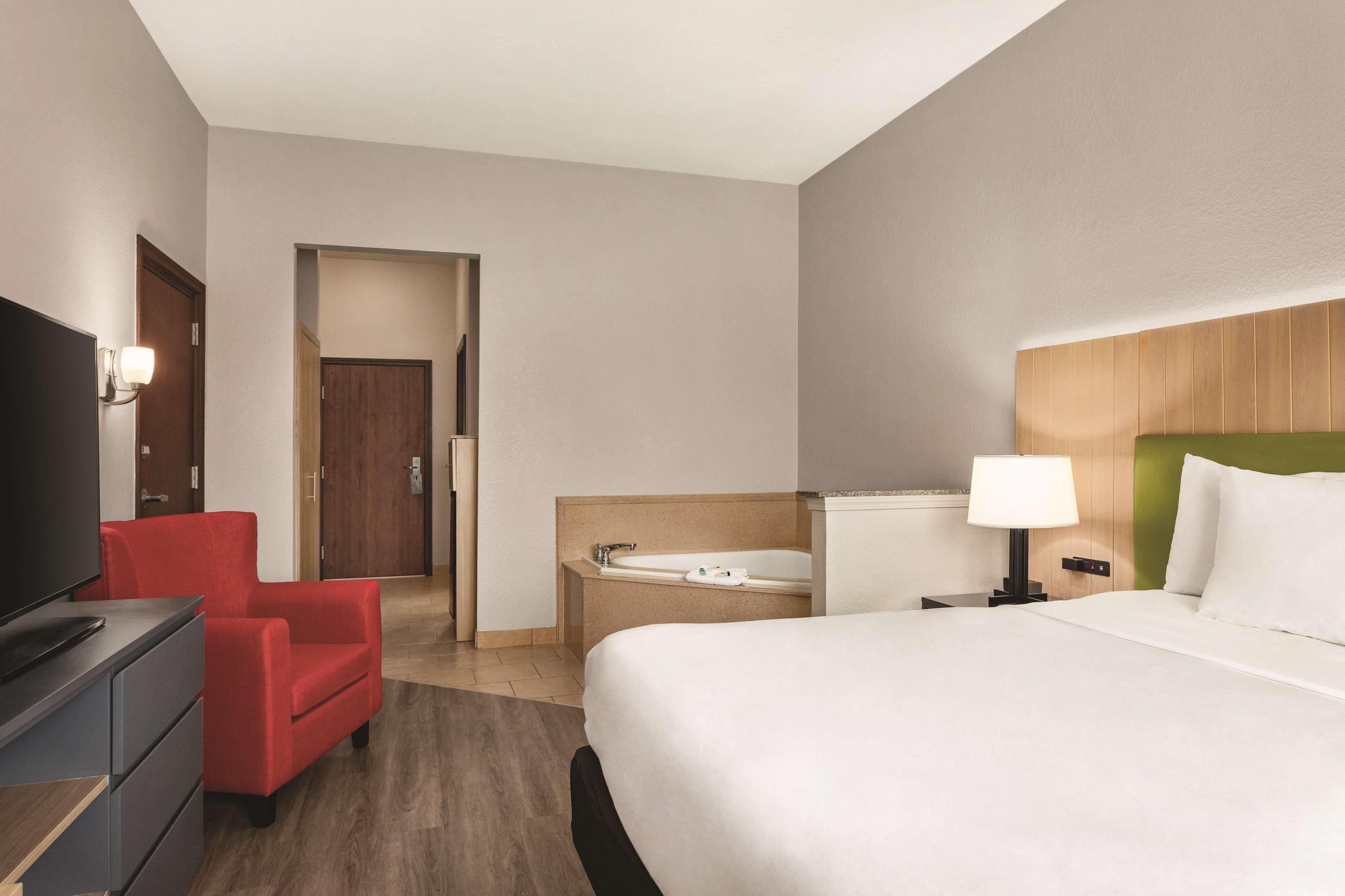 Country Inn & Suites by Radisson, Byram/Jackson South, MS — 8