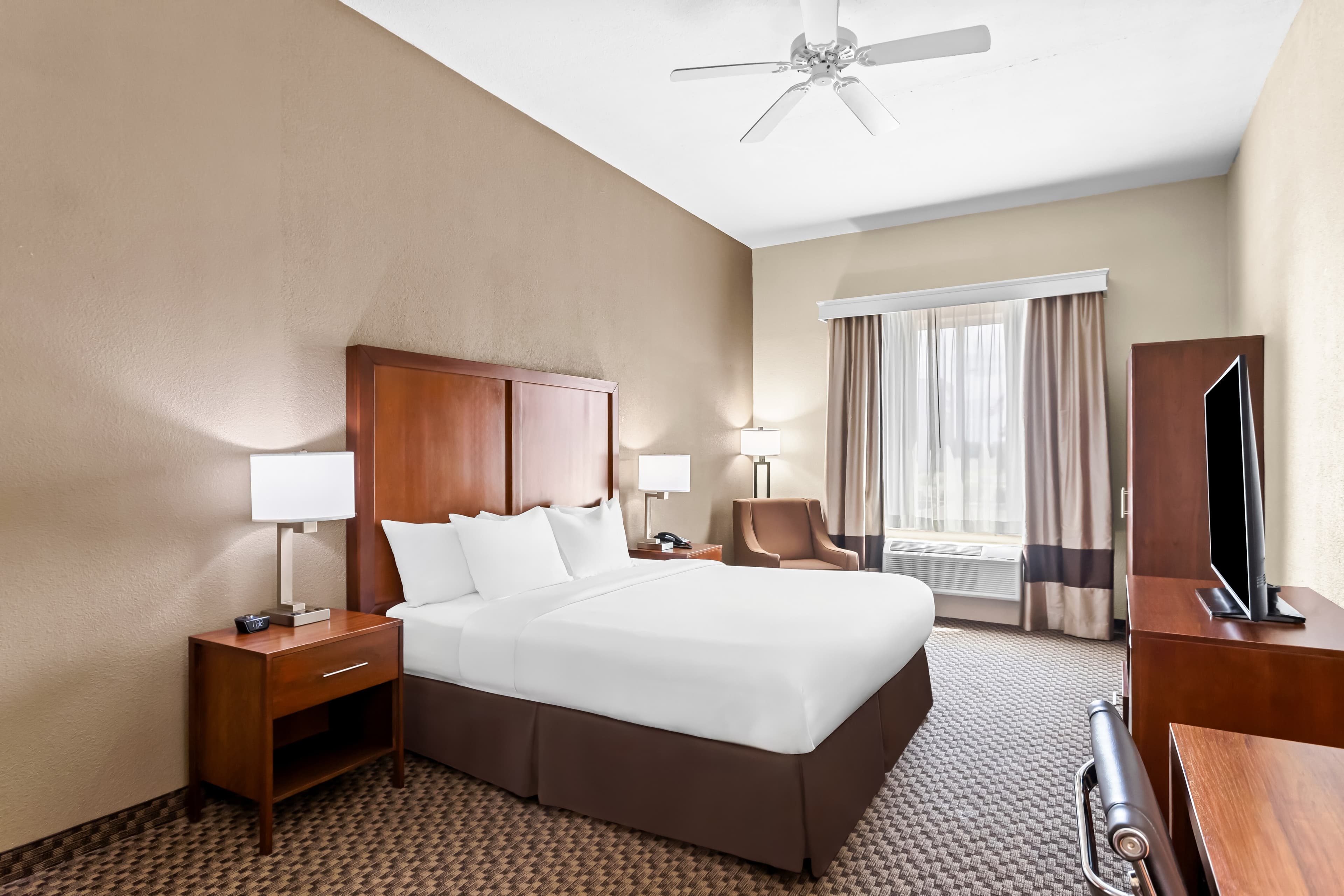 Comfort Inn & Suites Grenada - Image 2