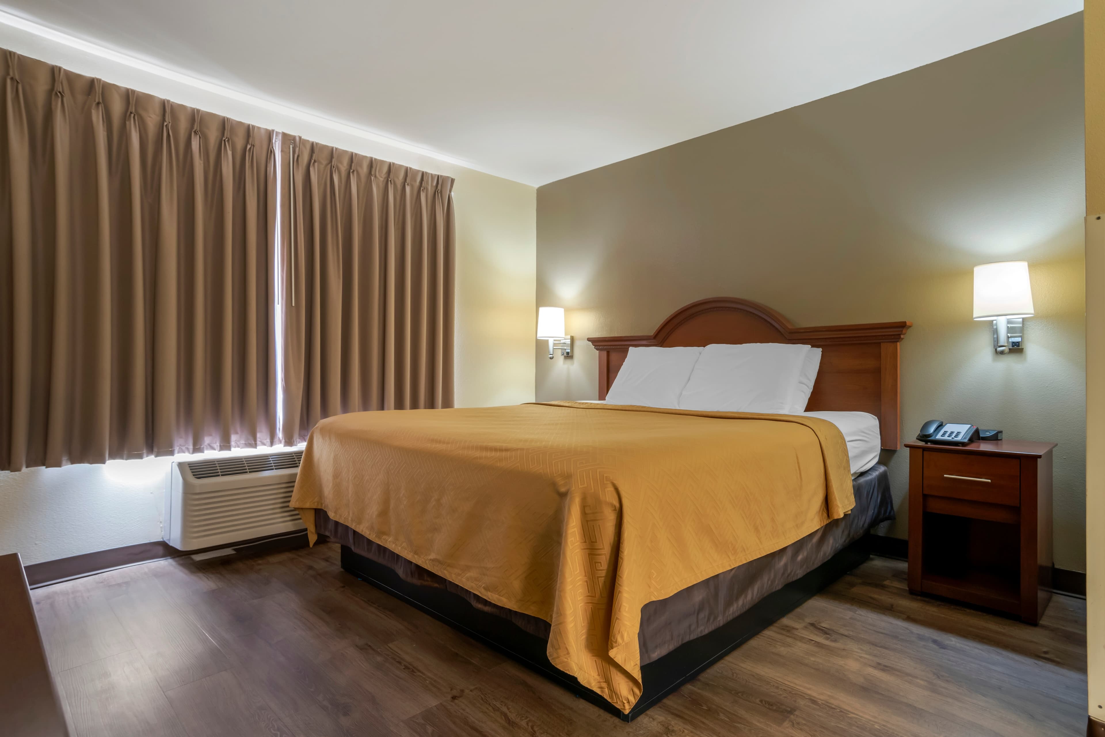 Econo Lodge Inn & Suites Flowood - Jackson Northwest - Image 4
