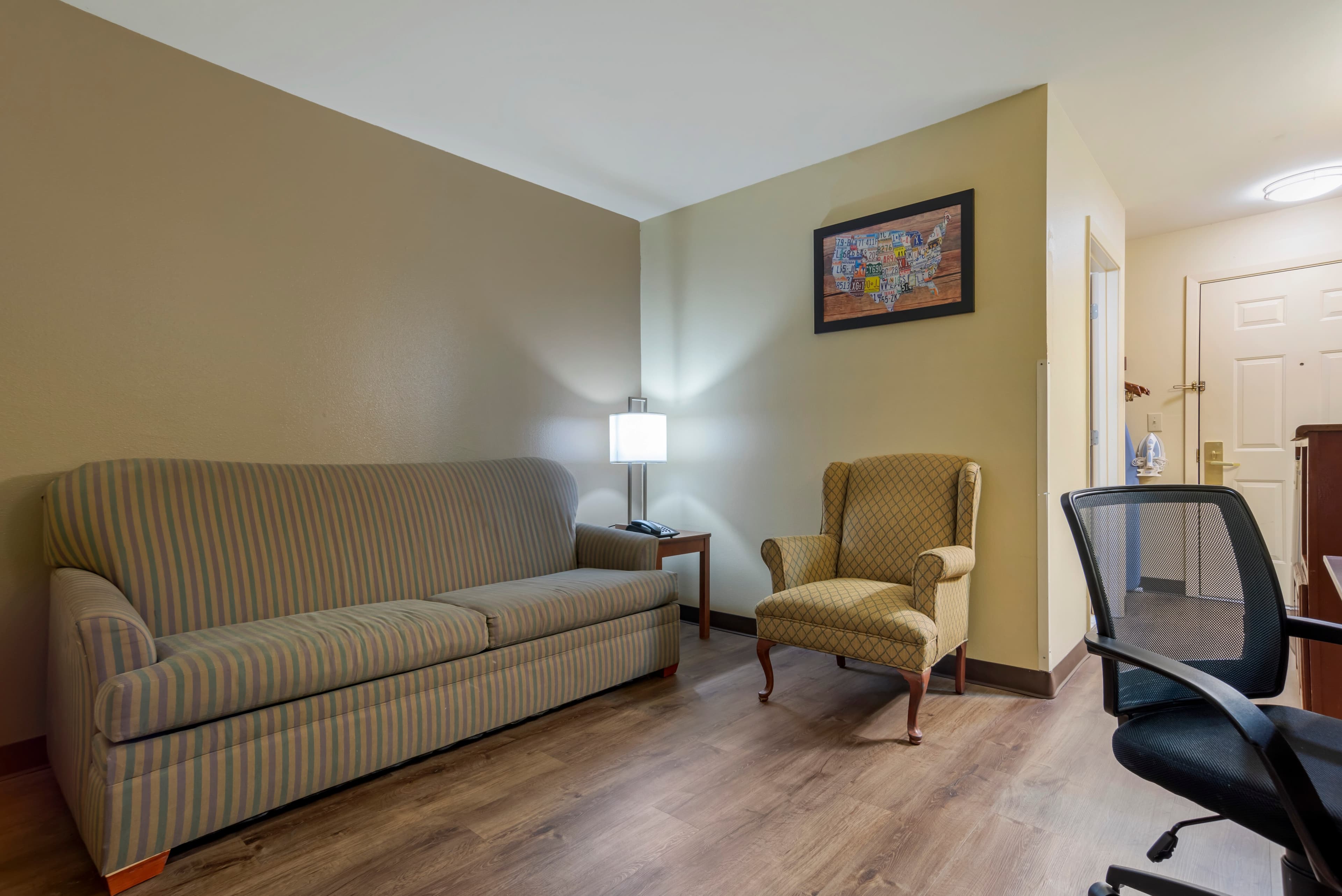 Econo Lodge Inn & Suites Flowood - Jackson Northwest - Image 2