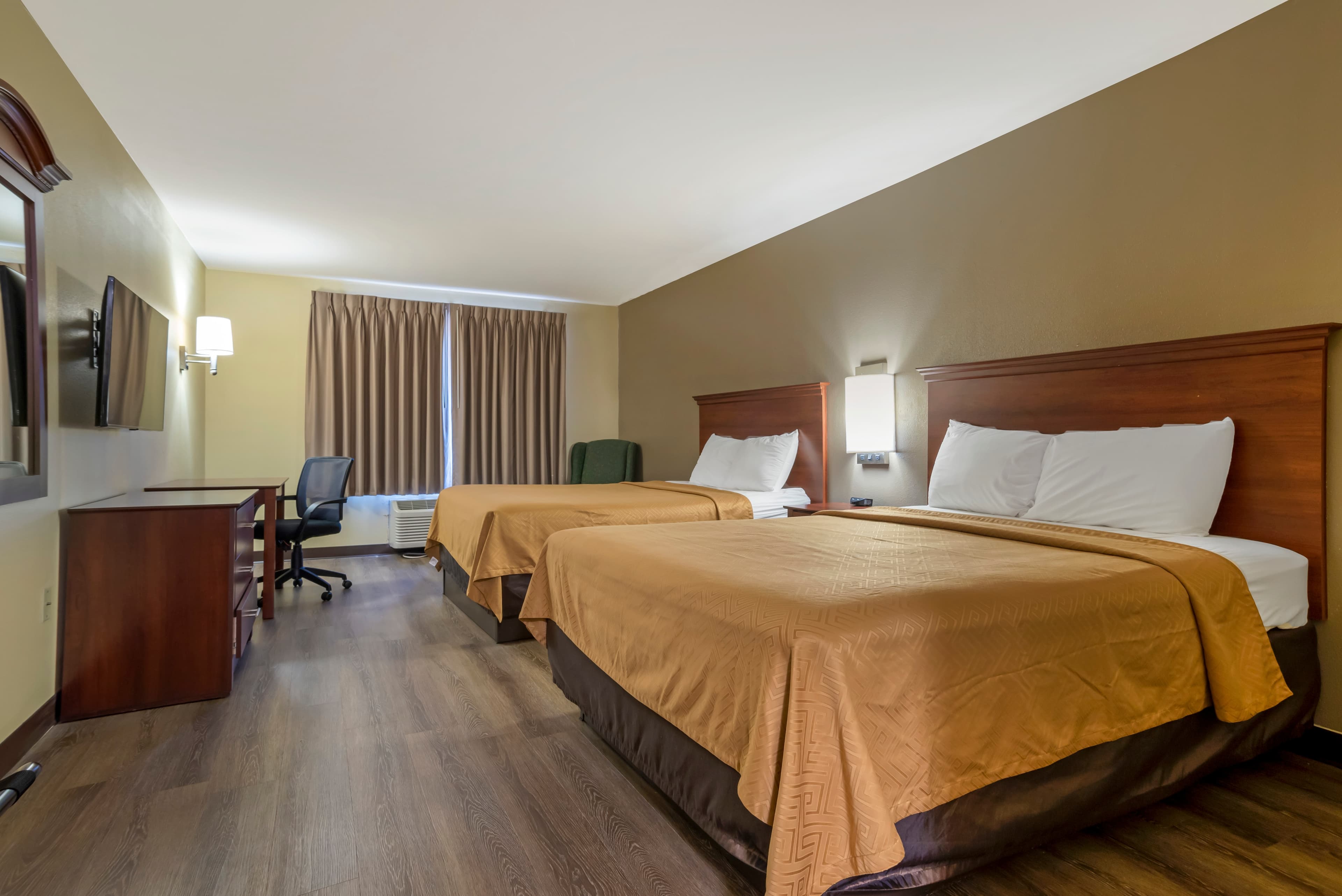 Econo Lodge Inn & Suites Flowood - Jackson Northwest — 12