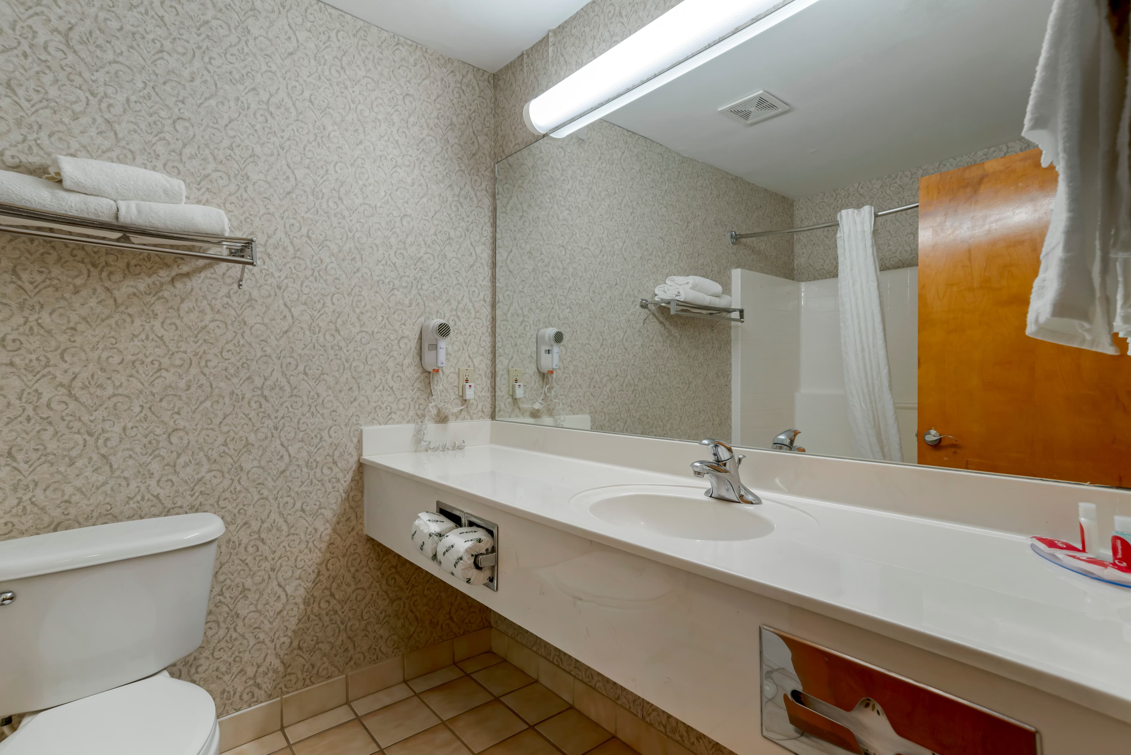 Econo Lodge Inn & Suites Flowood - Jackson Northwest — 15
