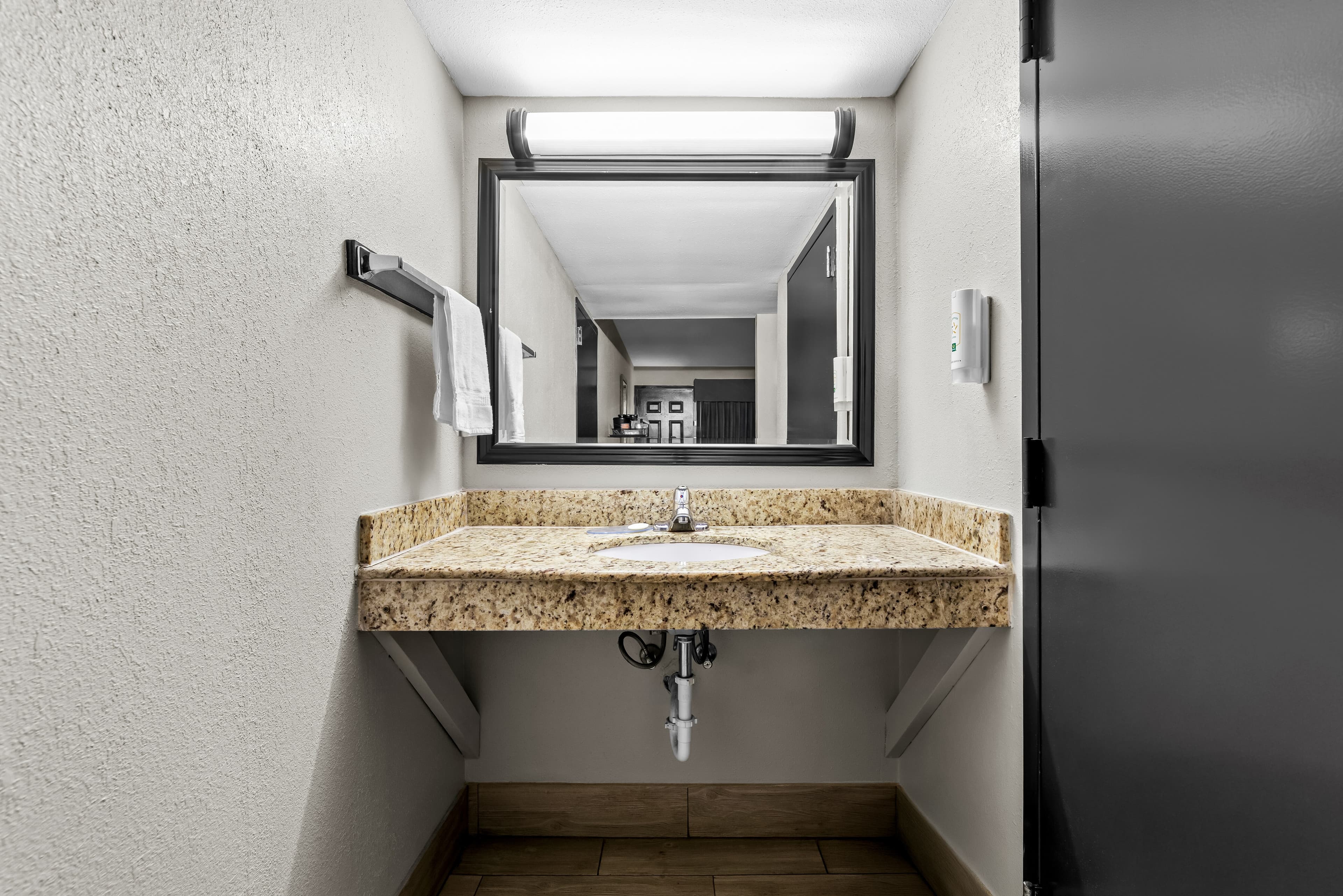 Quality Inn Richland - Jackson South - Image 4