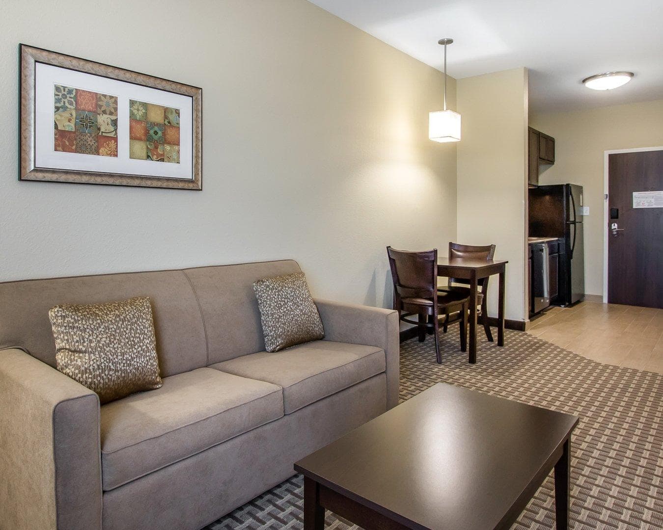 MainStay Suites Meridian - Bonita Lakes — 10