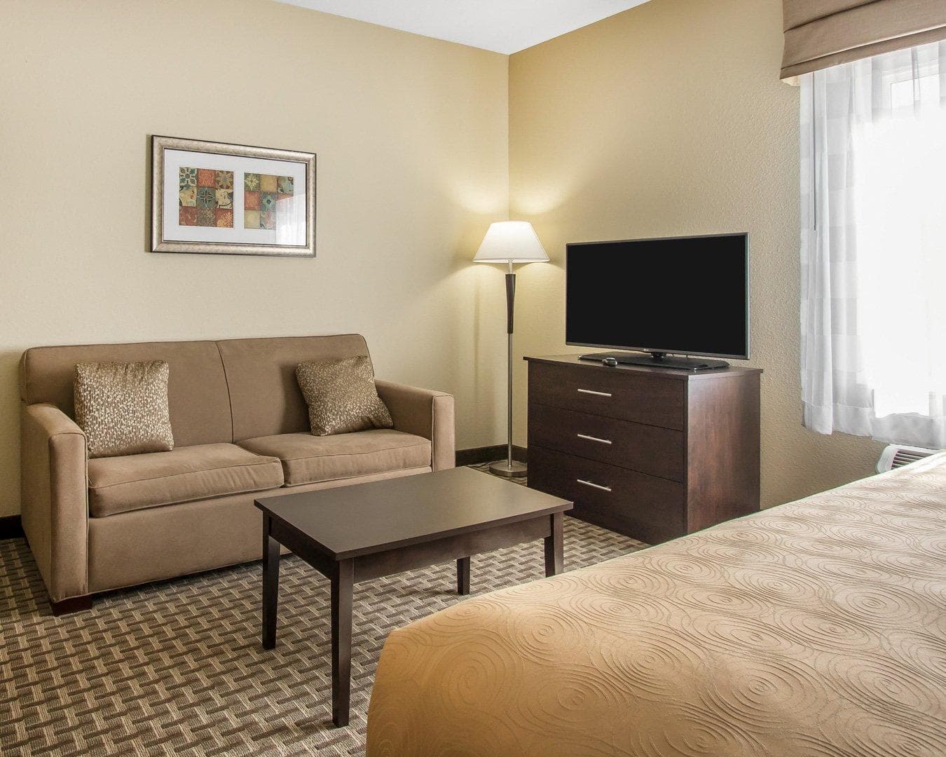 MainStay Suites Meridian - Bonita Lakes - Image 5