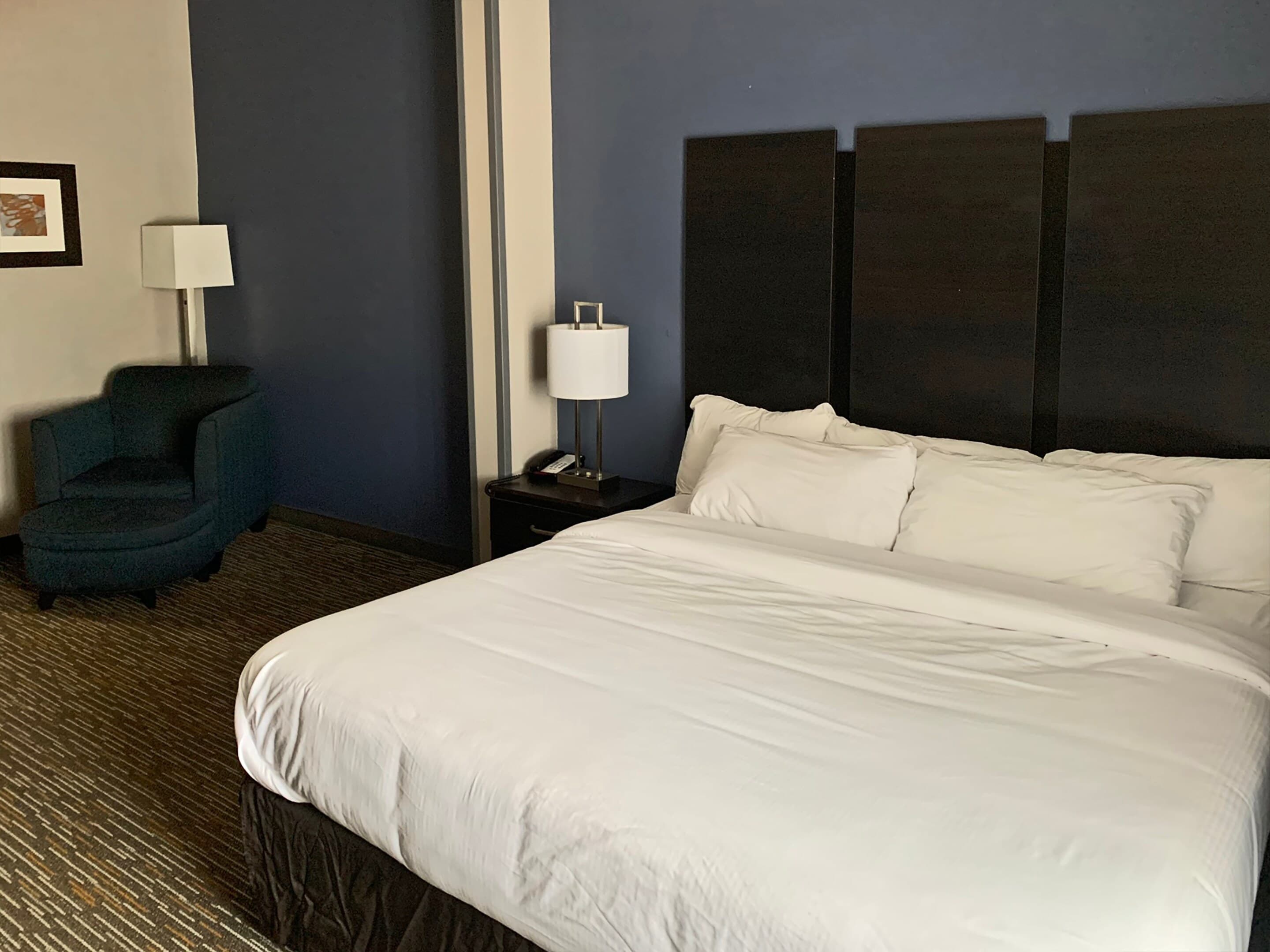 Comfort Inn & Suites Columbus North - Image 3