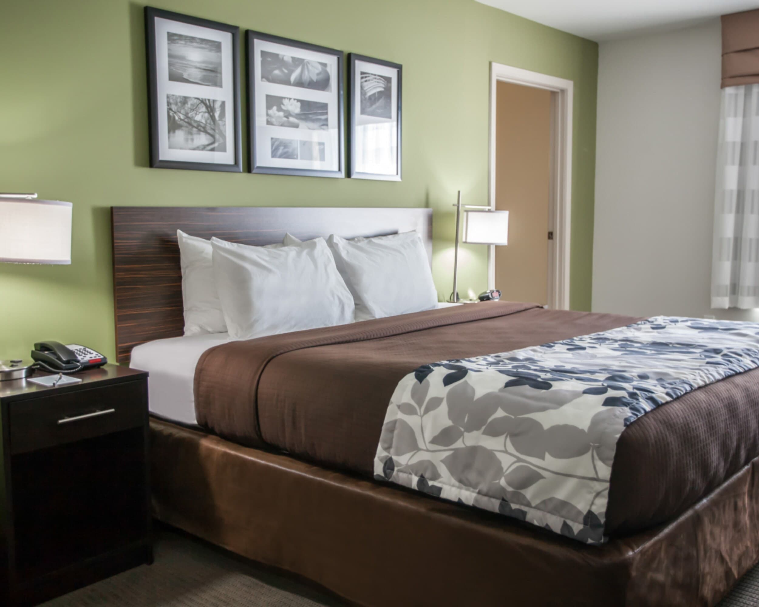 Sleep Inn & Suites Gulfport - Image 1