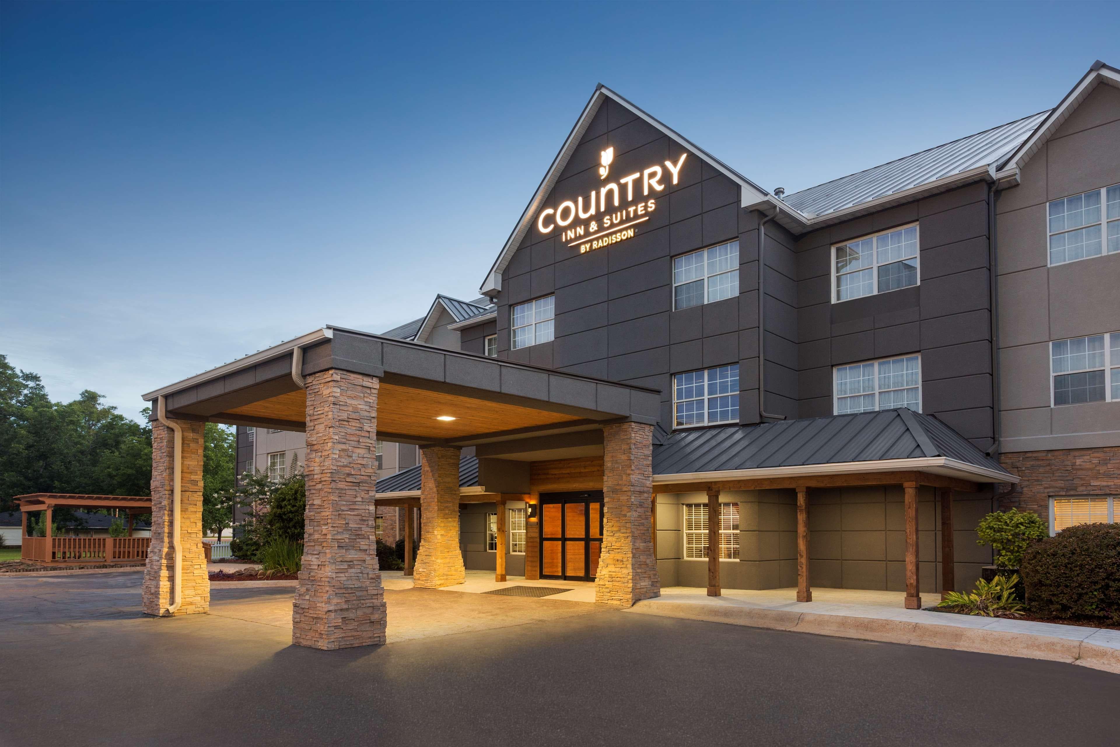 Country Inn & Suites by Radisson, Jackson-Airport, MS - Image 1