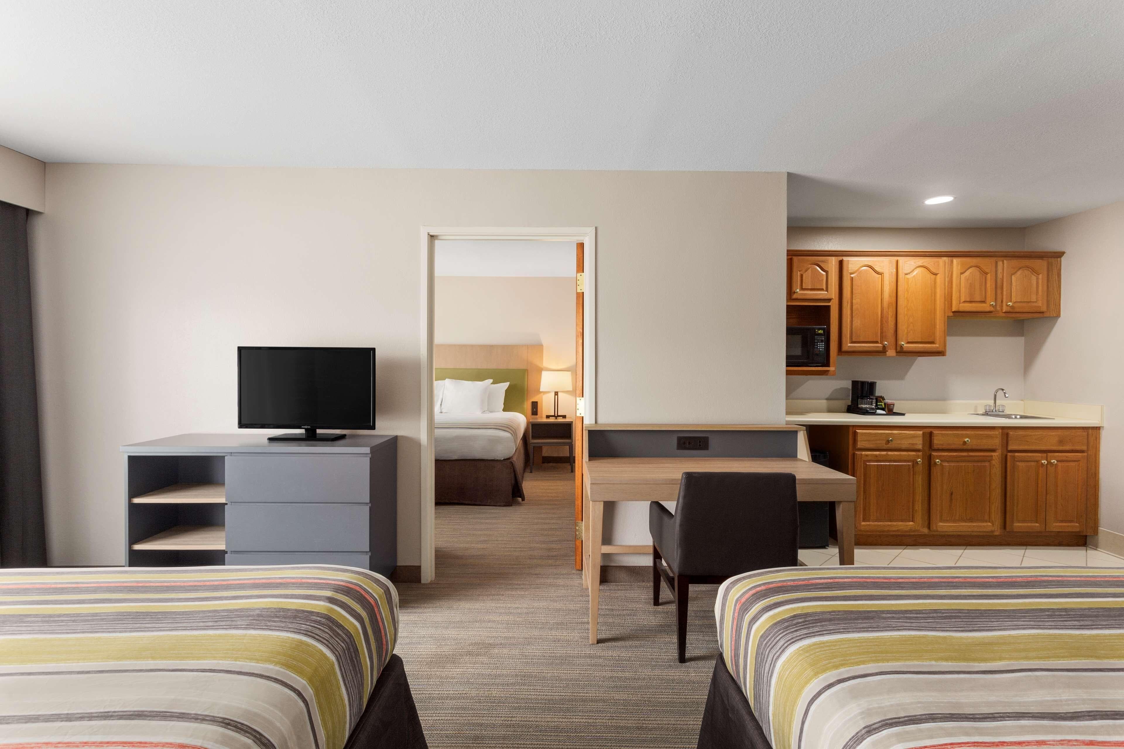 Country Inn & Suites by Radisson, Jackson-Airport, MS - Image 5