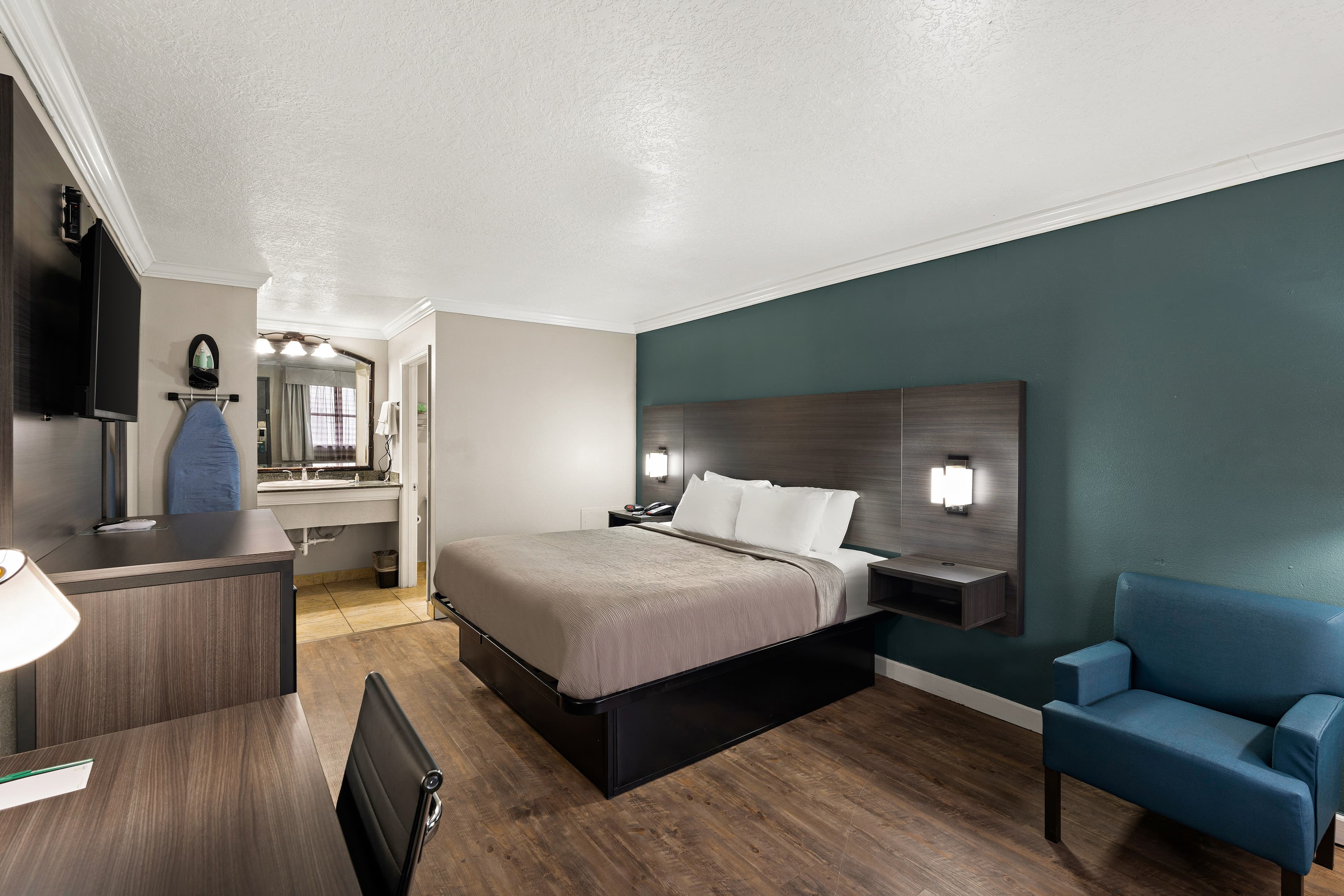 Quality Inn Ocean Springs - Biloxi East - Image 2