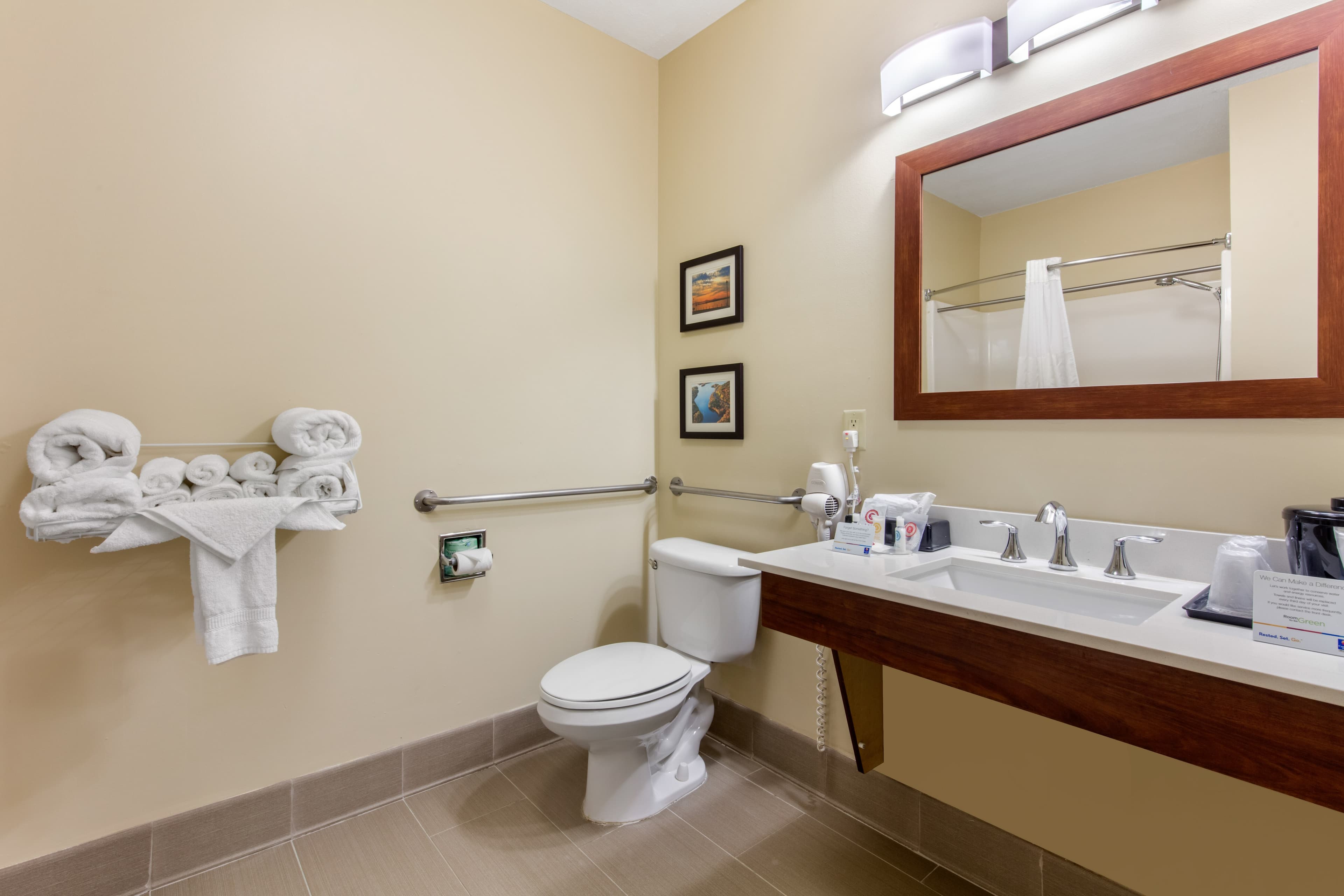 Comfort Inn & Suites Mccomb - Image 3