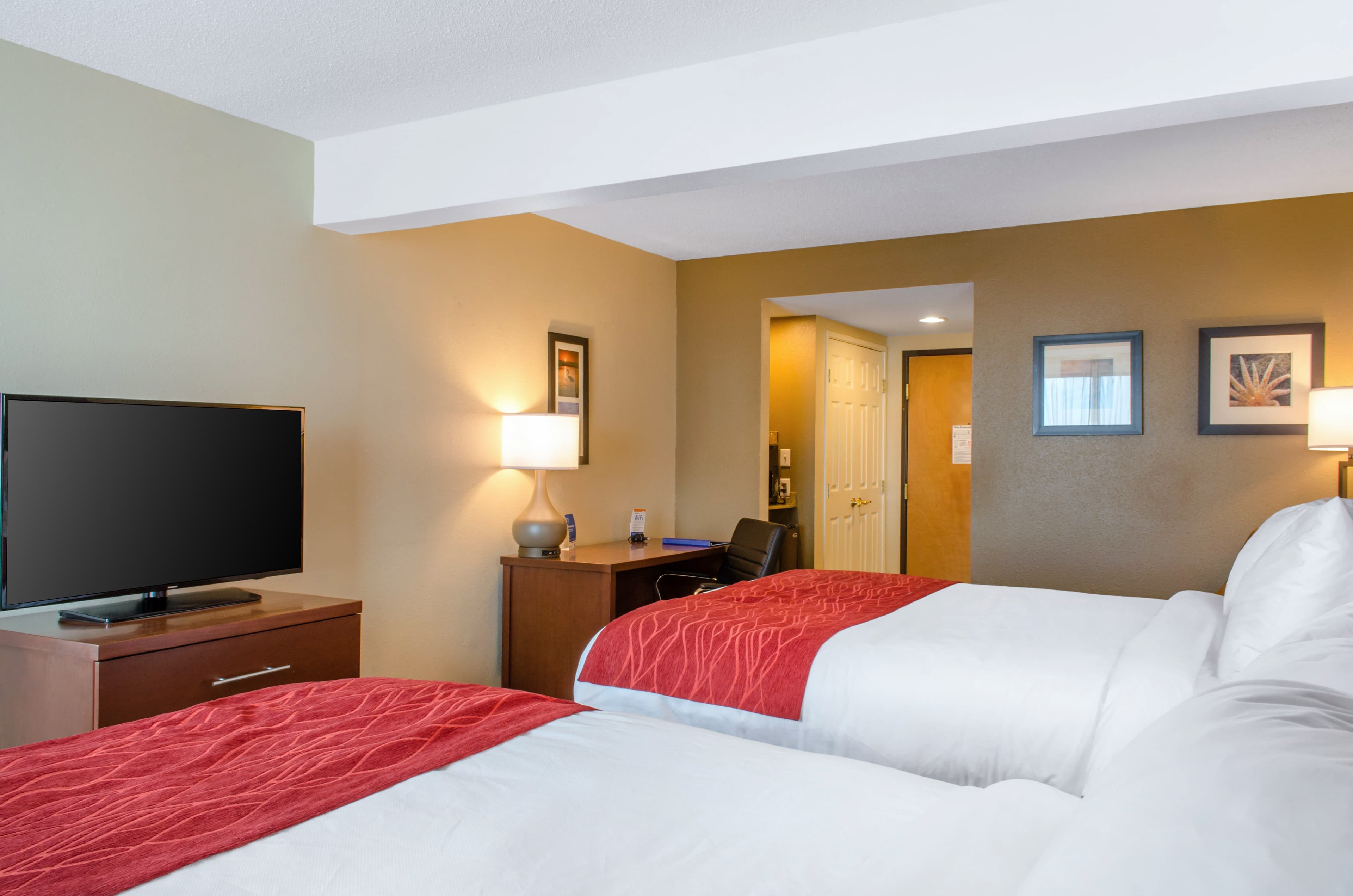 Comfort Inn & Suites Biloxi-D'Iberville — 8