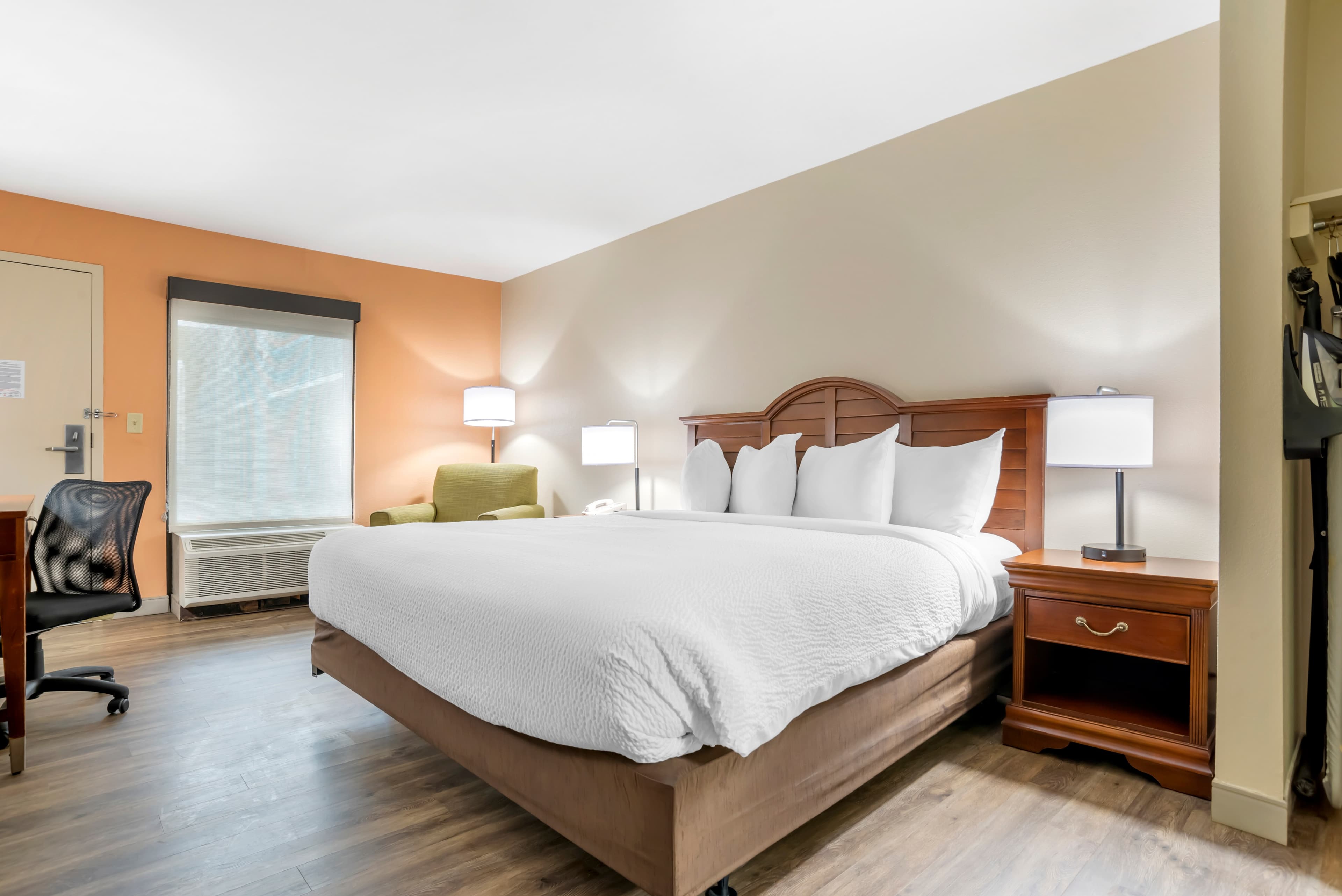 Econo Lodge Moss Point - Pascagoula — 6