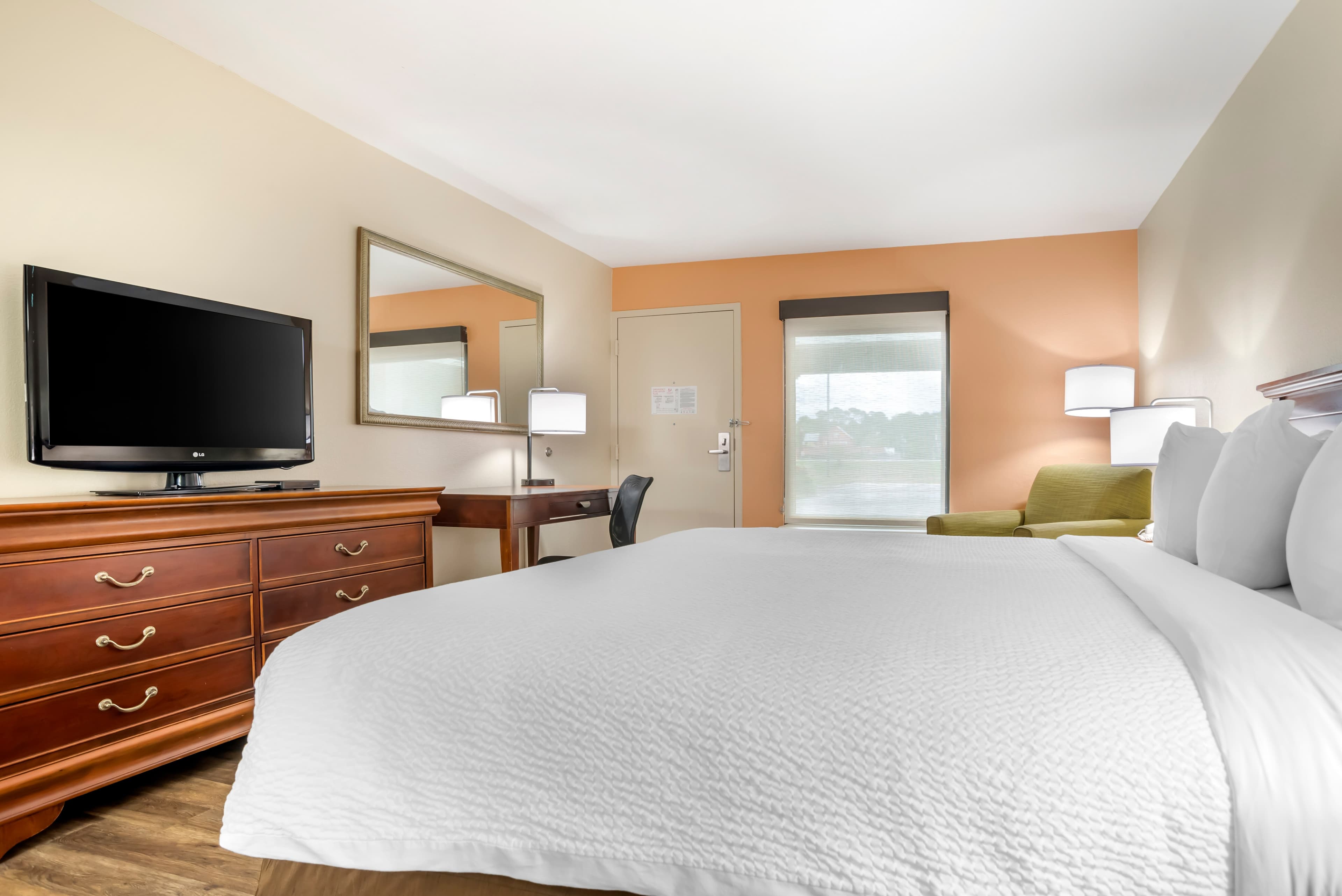 Econo Lodge Moss Point - Pascagoula — 8