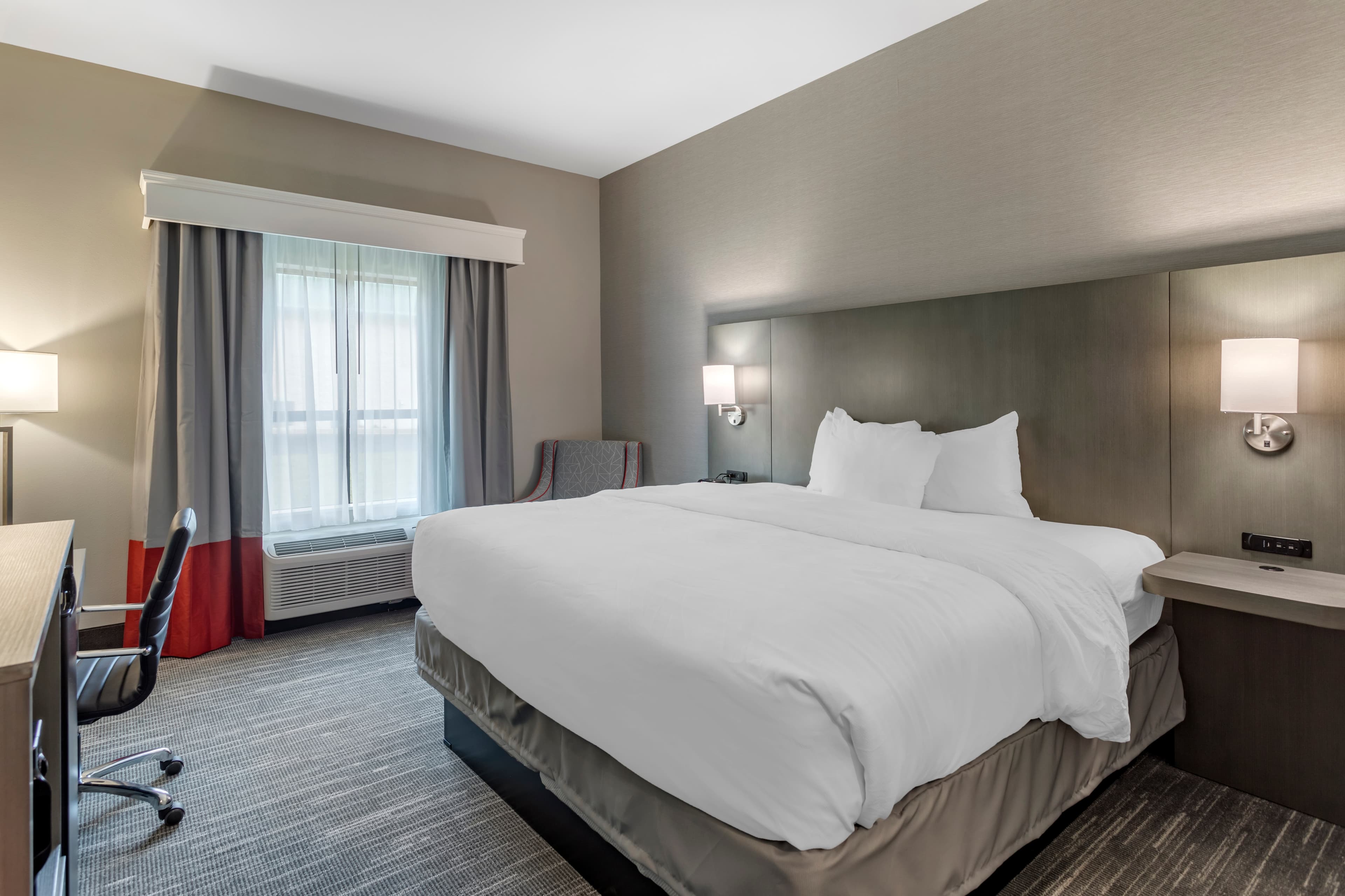 Comfort Inn & Suites Olive Branch Old Towne - Image 2