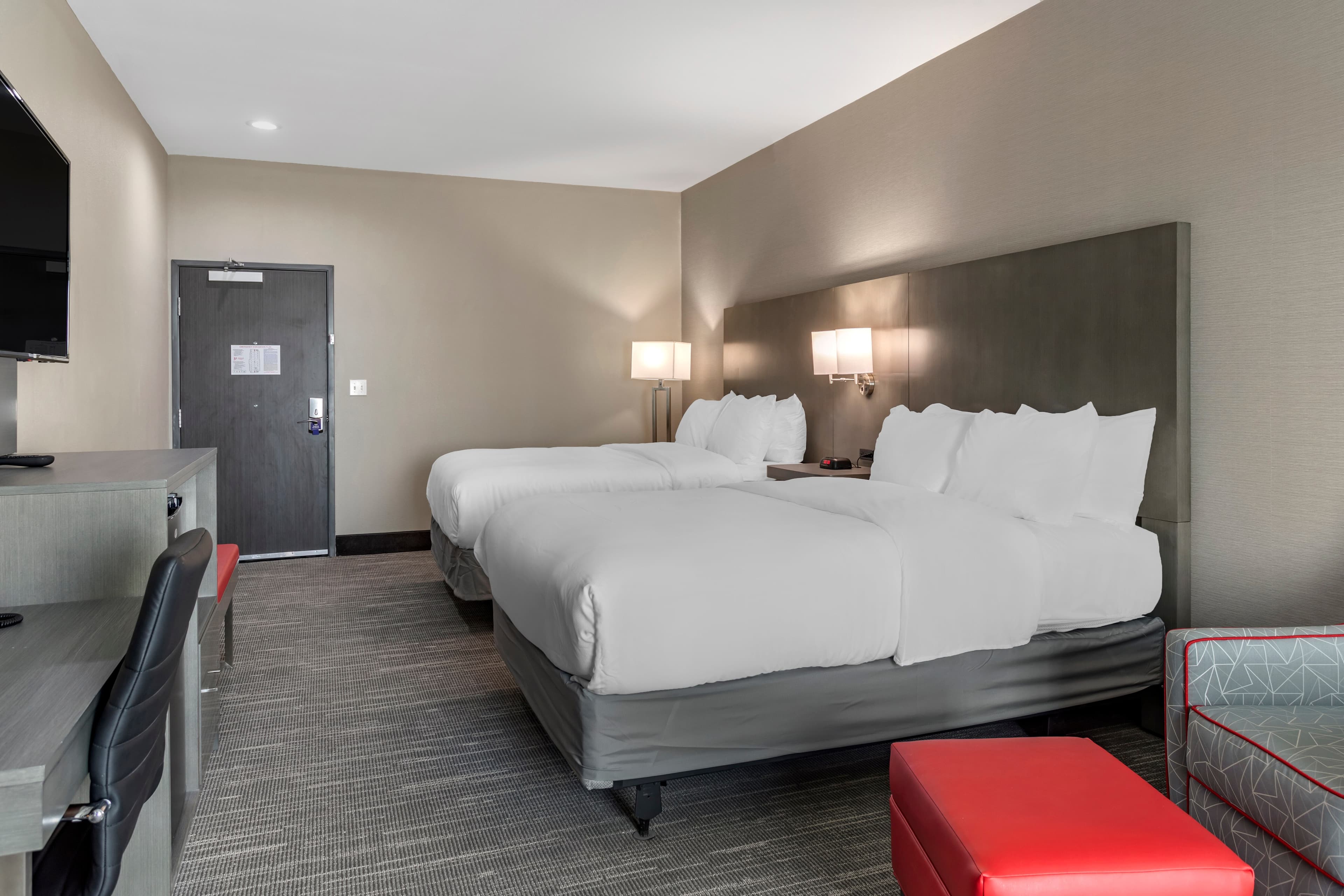 Comfort Inn & Suites Olive Branch Old Towne — 8