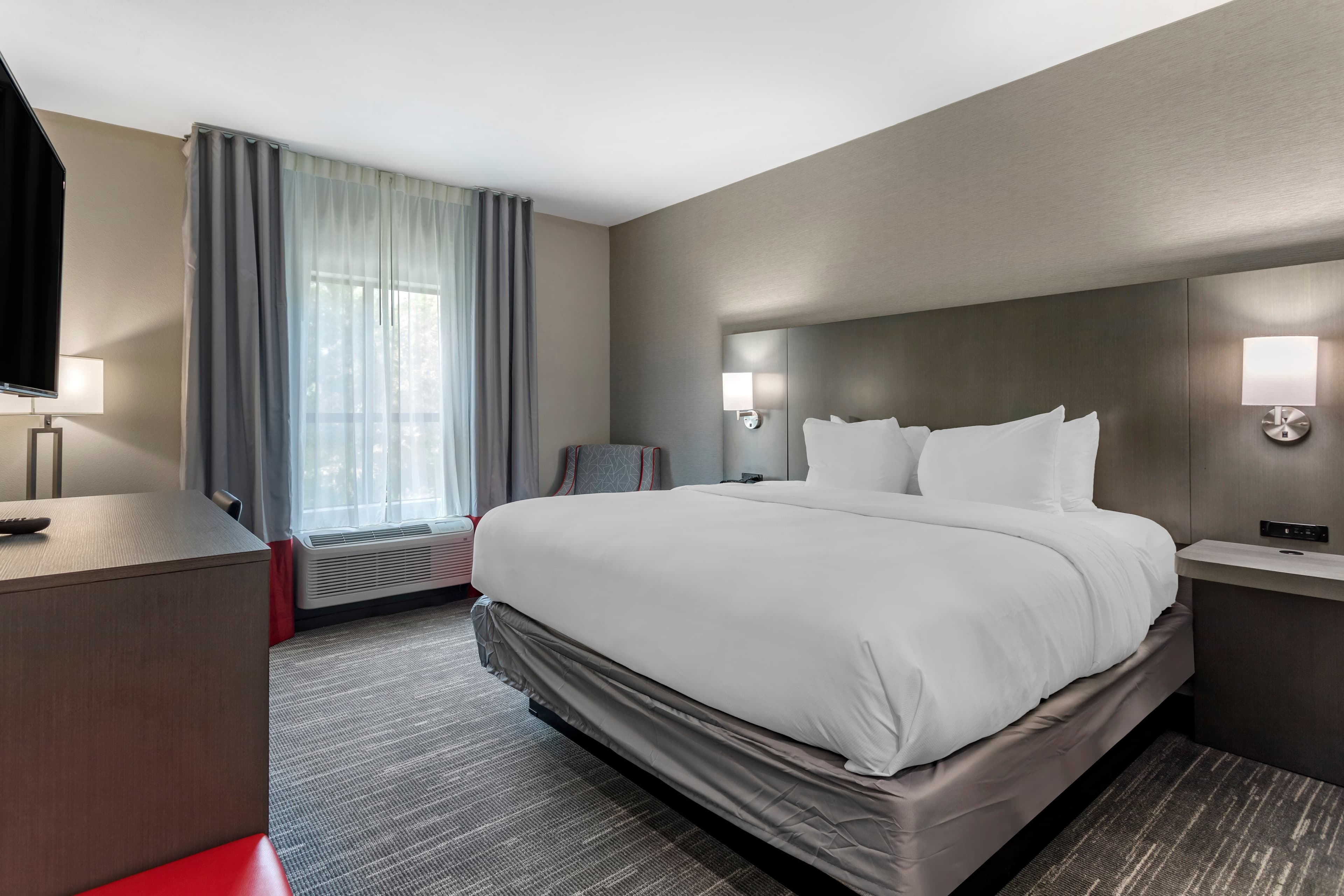 Comfort Inn & Suites Olive Branch Old Towne — 10