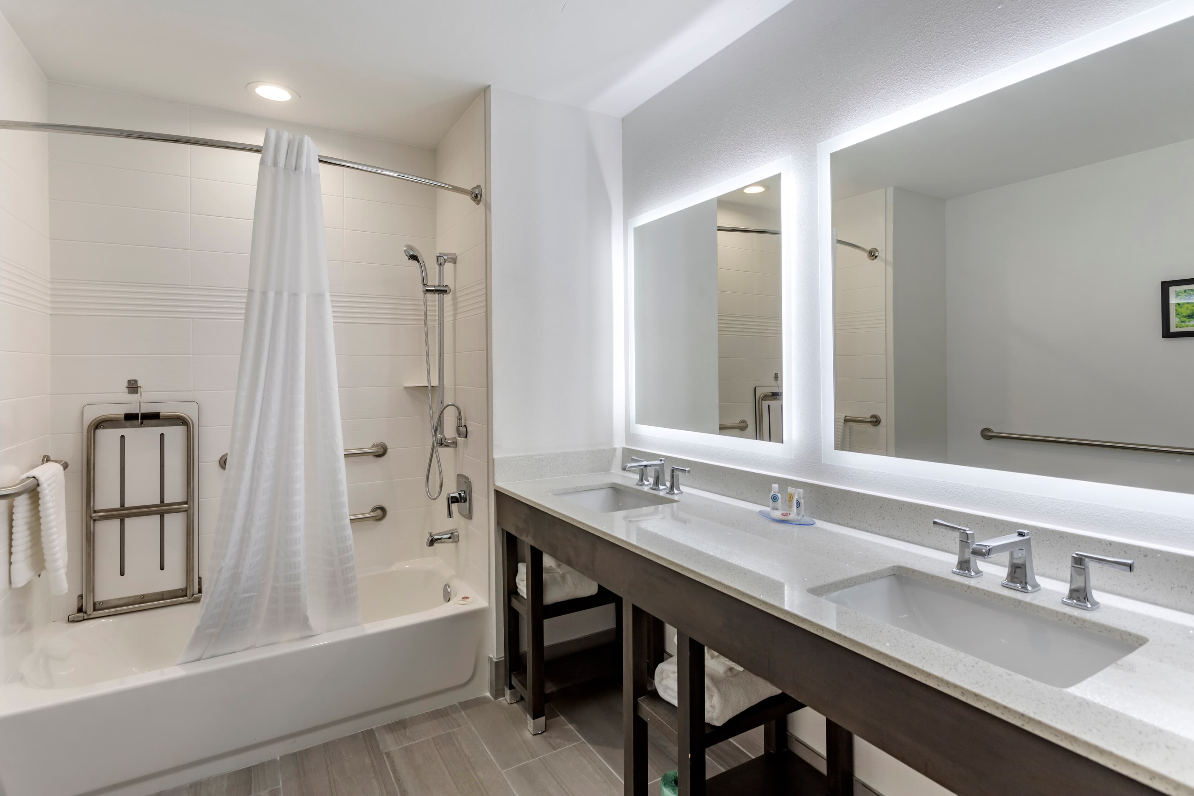 Comfort Inn & Suites Olive Branch Old Towne — 25
