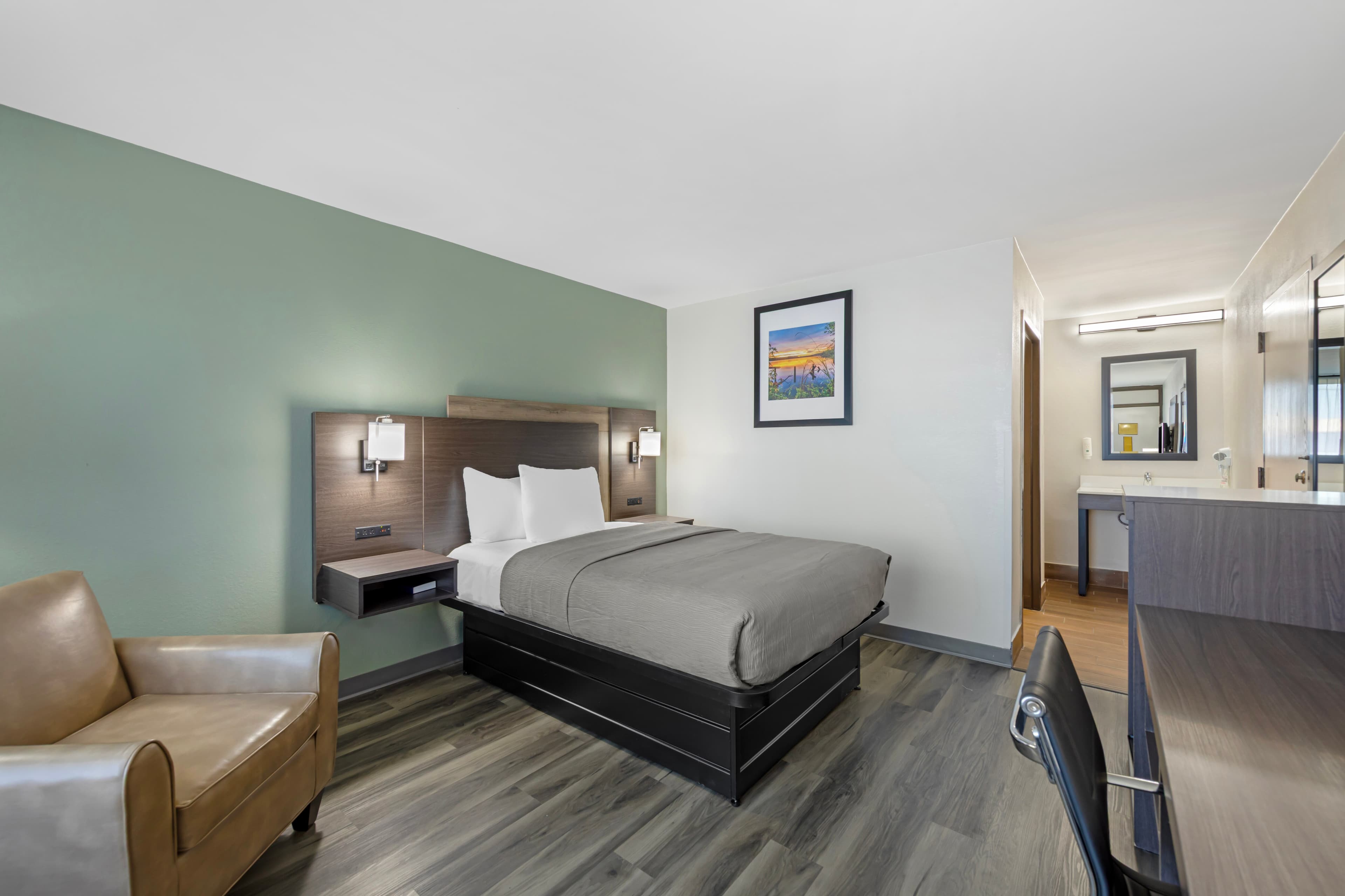 Quality Inn Columbus, MS — 7