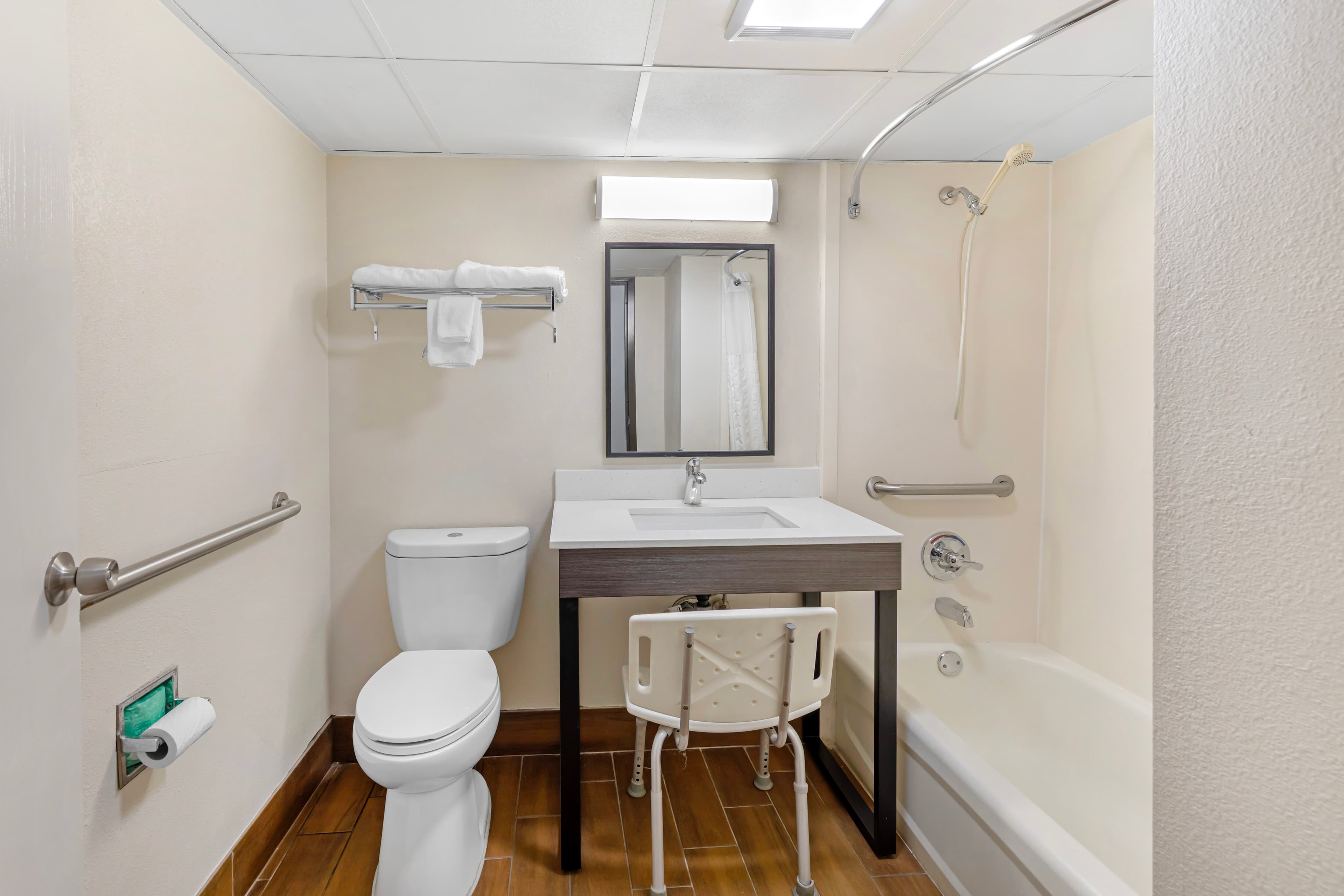Quality Inn Columbus, MS — 10