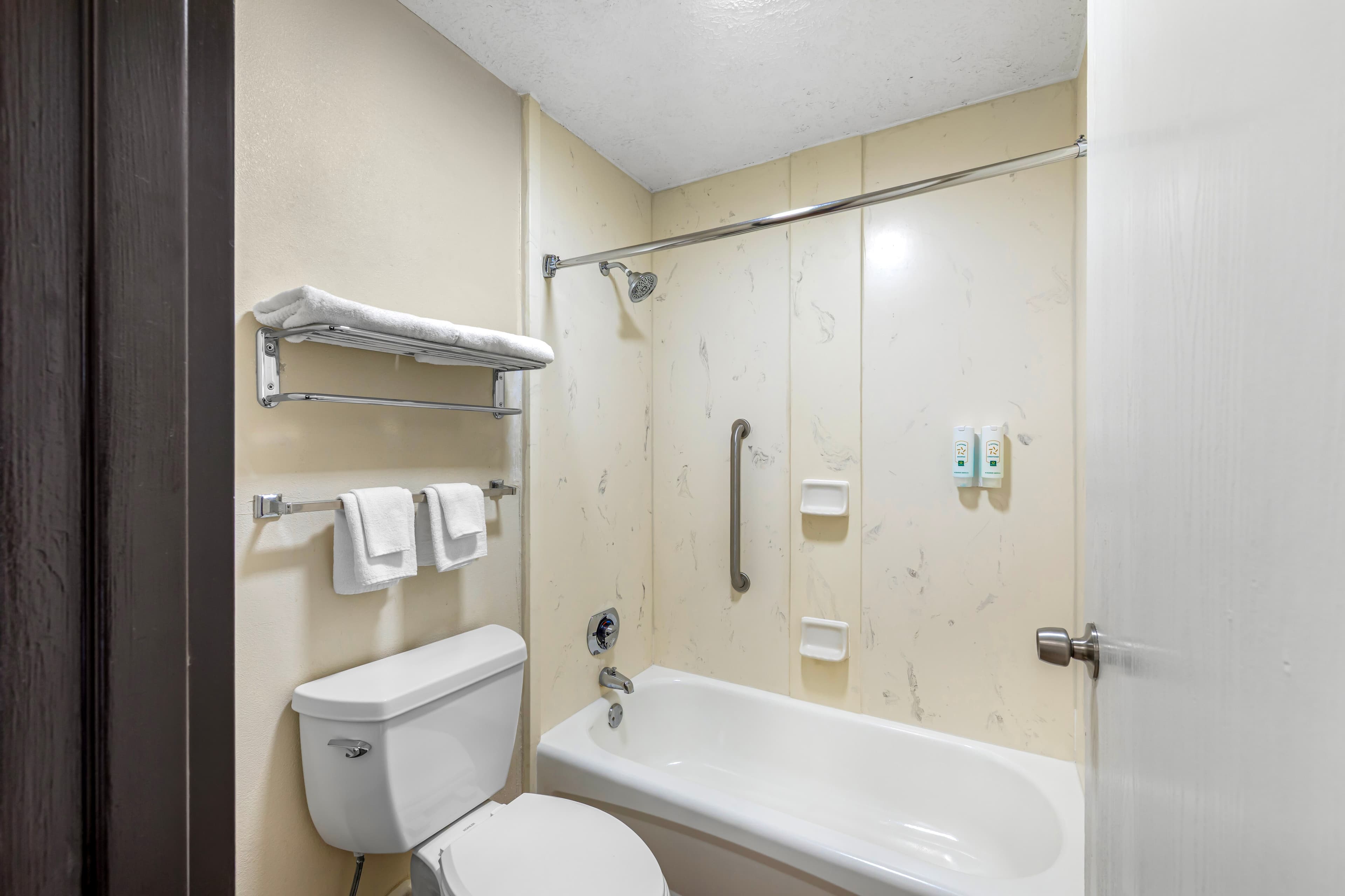 Quality Inn Columbus, MS — 6
