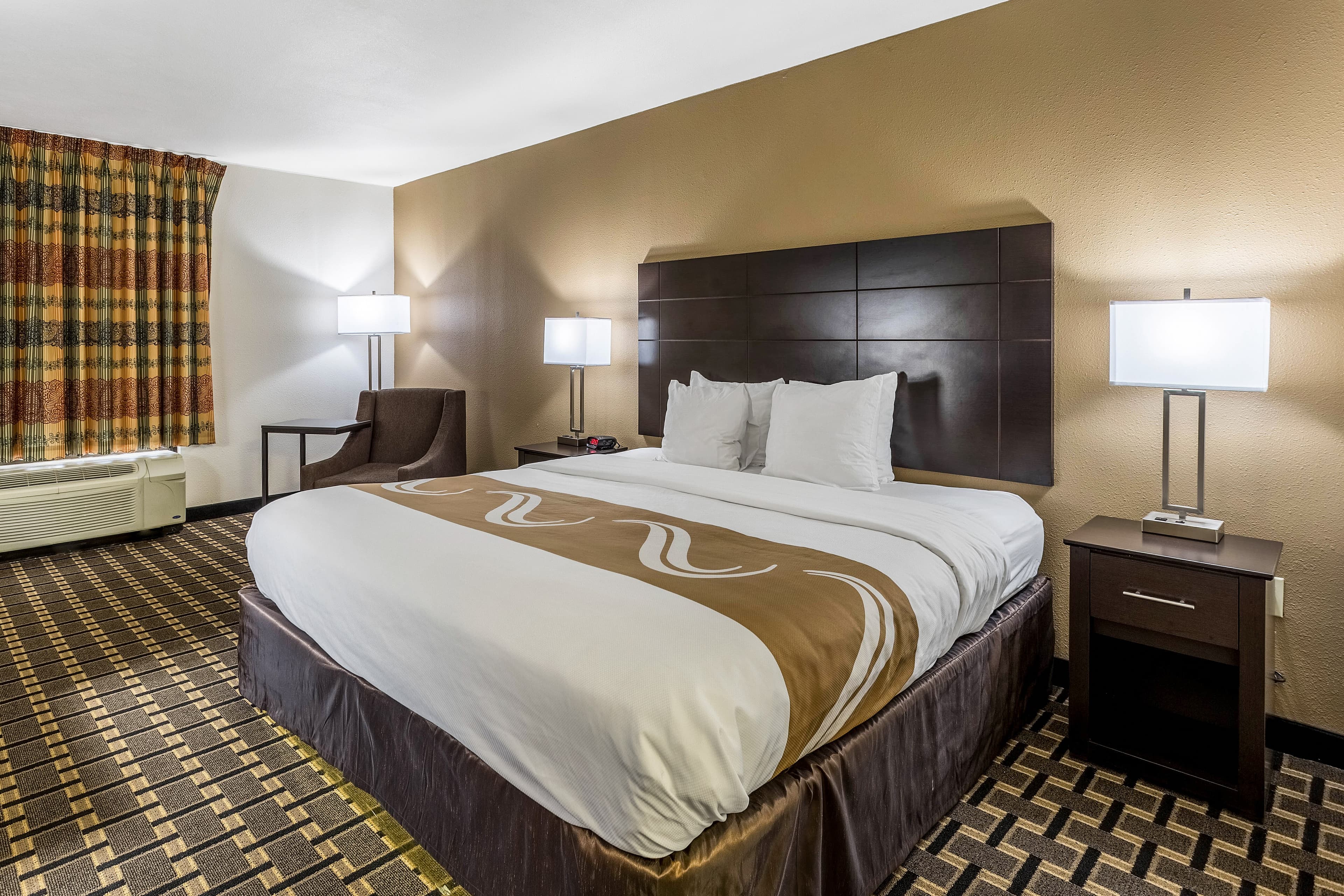 Quality Inn Tupelo Central — 10
